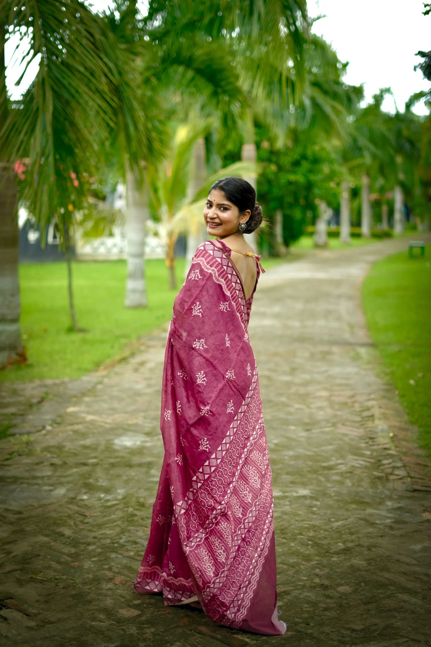 Product Image - Elegant Dhanwari Cotton Saree with Zari Border - Premium Ethnic Wear