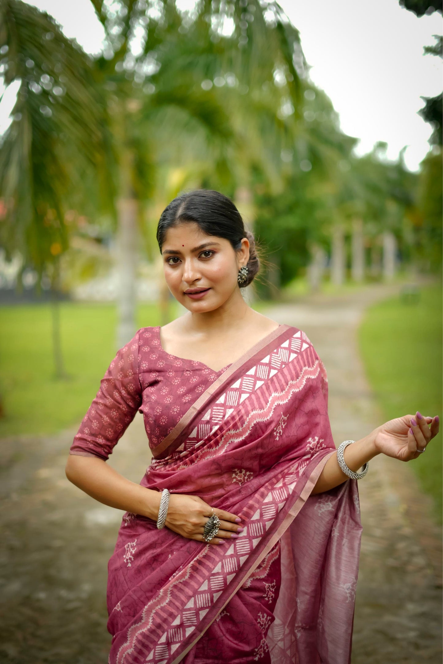 Product Image - Elegant Dhanwari Cotton Saree with Zari Border - Premium Ethnic Wear