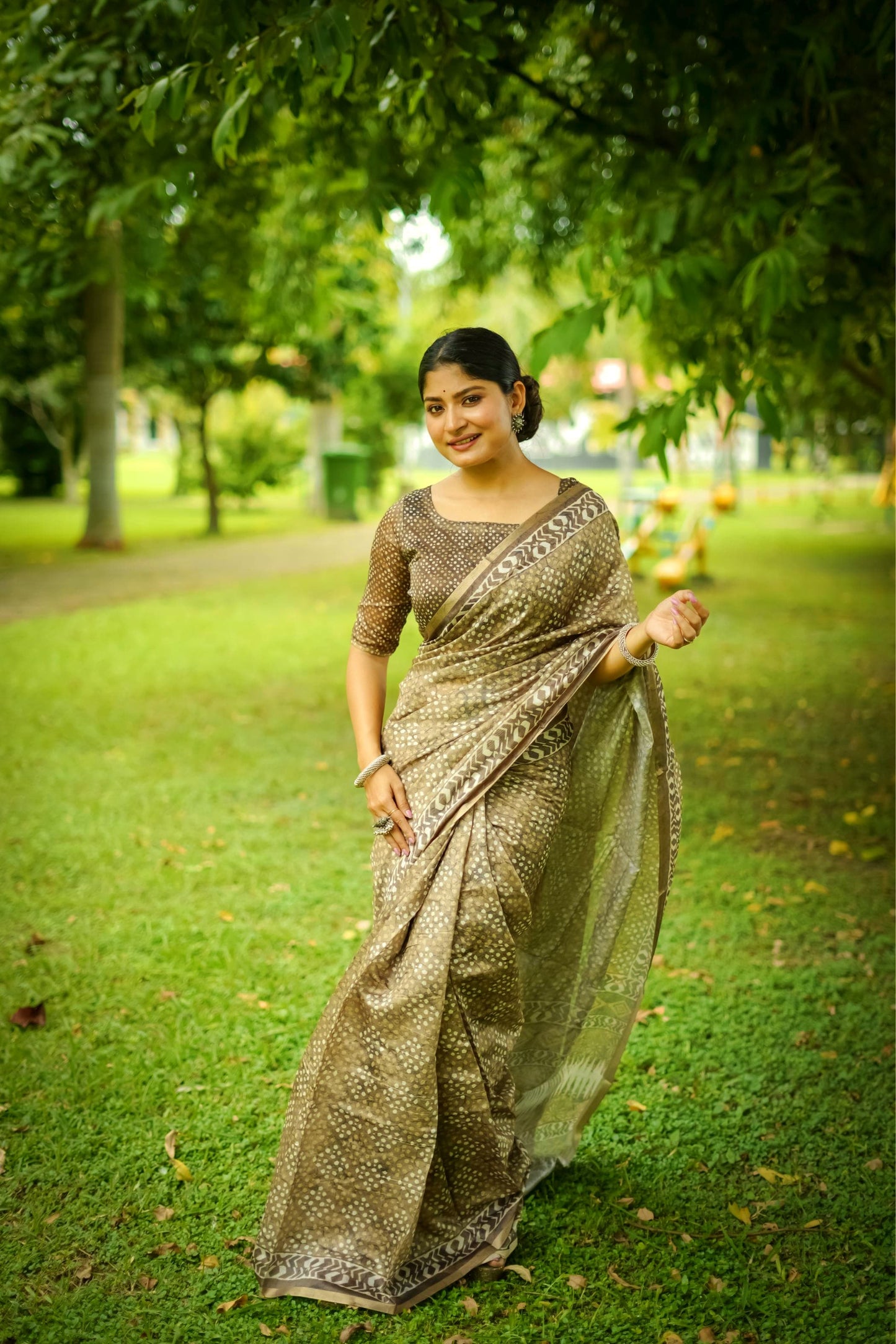 Product Image - Elegant Dhanwari Cotton Saree with Zari Border - Premium Ethnic Wear