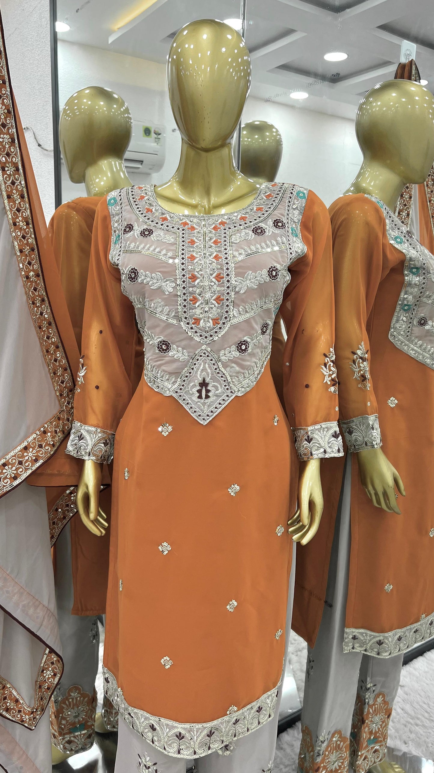 Product Image - Designer Heavy Faux Georgette Saree Set with Embroidered Dupatta