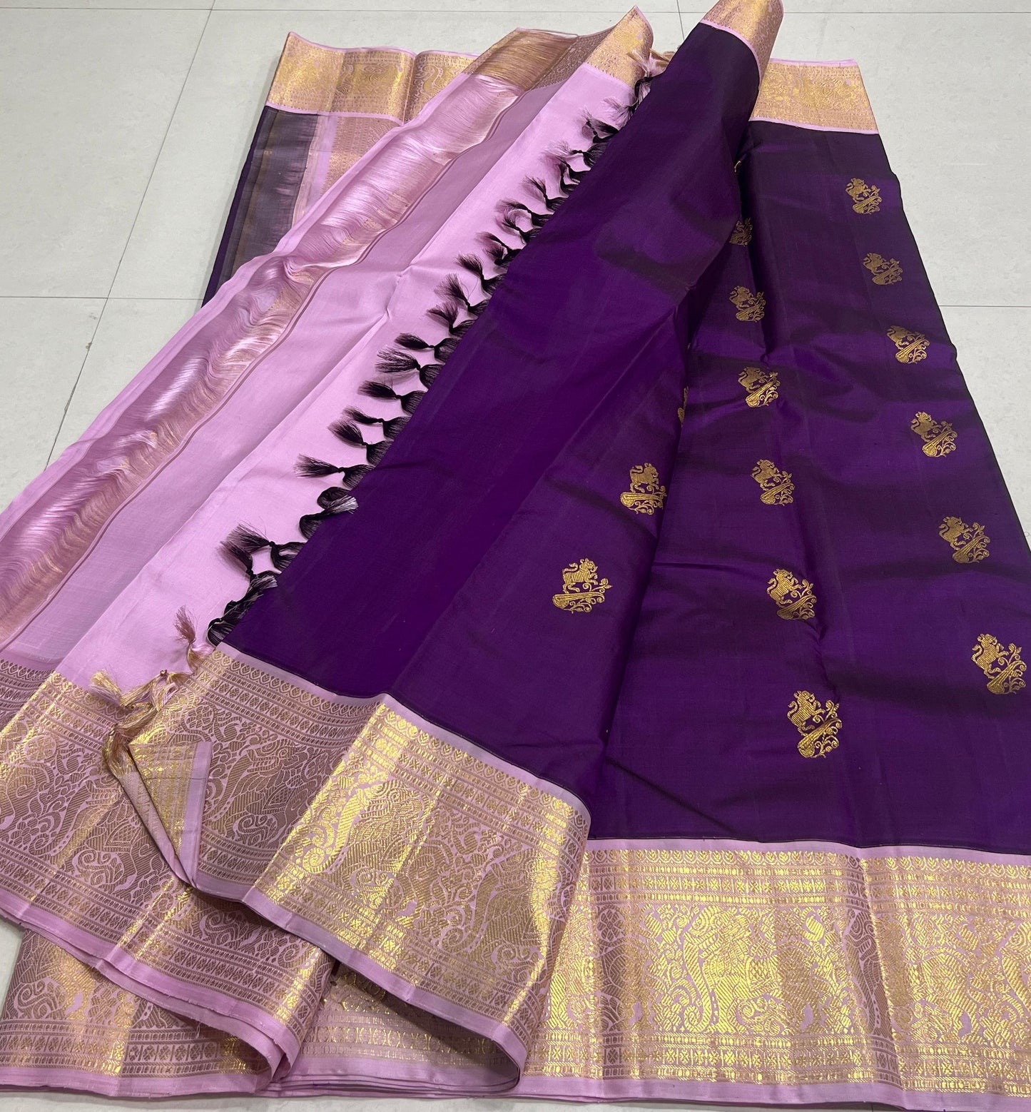 Product Image - Pure Kanchipuram Handloom Silk Saree with Double-Side Kuttu Border
