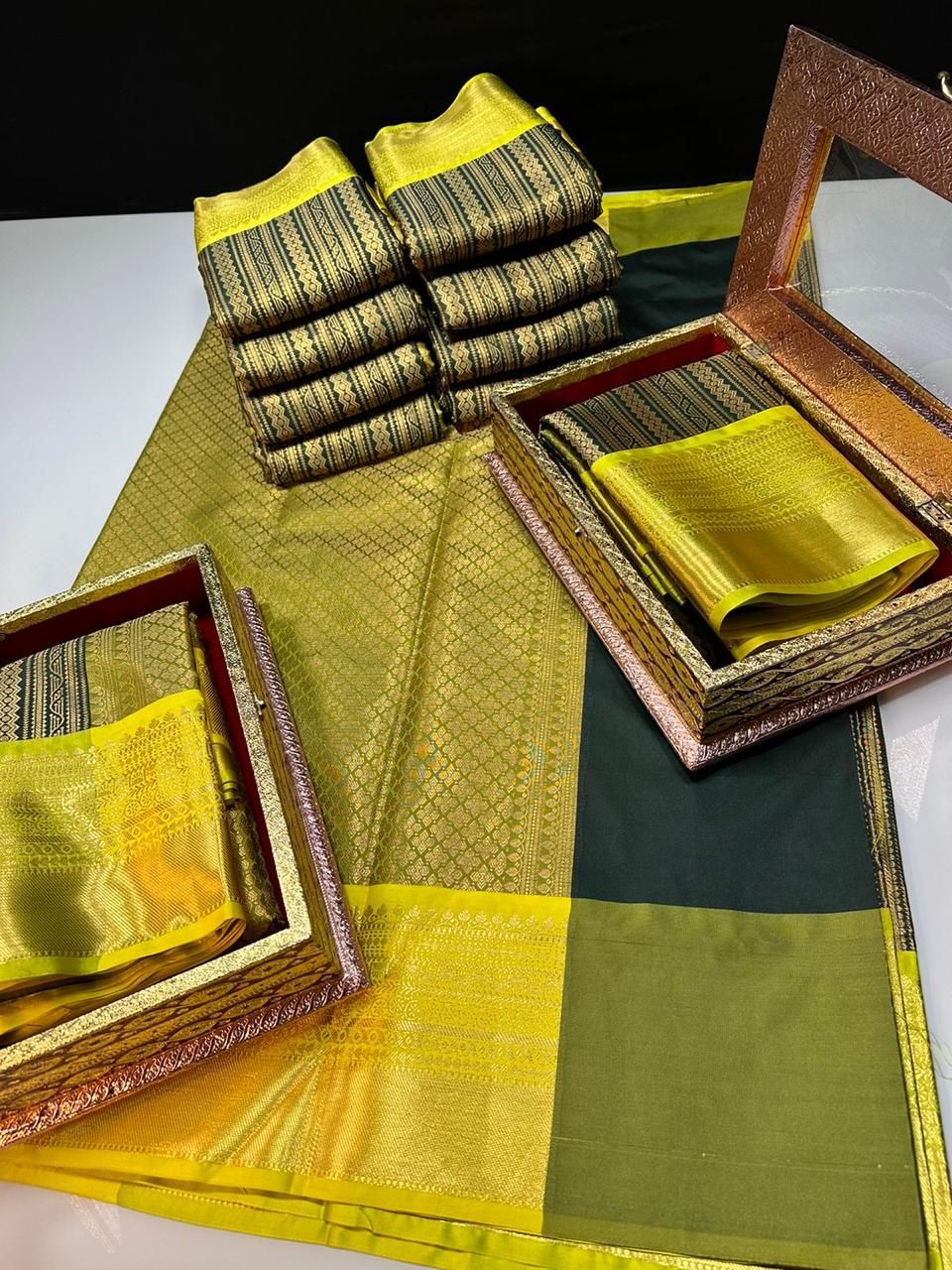 Product Image - Designer Saree in Georgette Fabric | Soft Banarasi Pattu Brocade