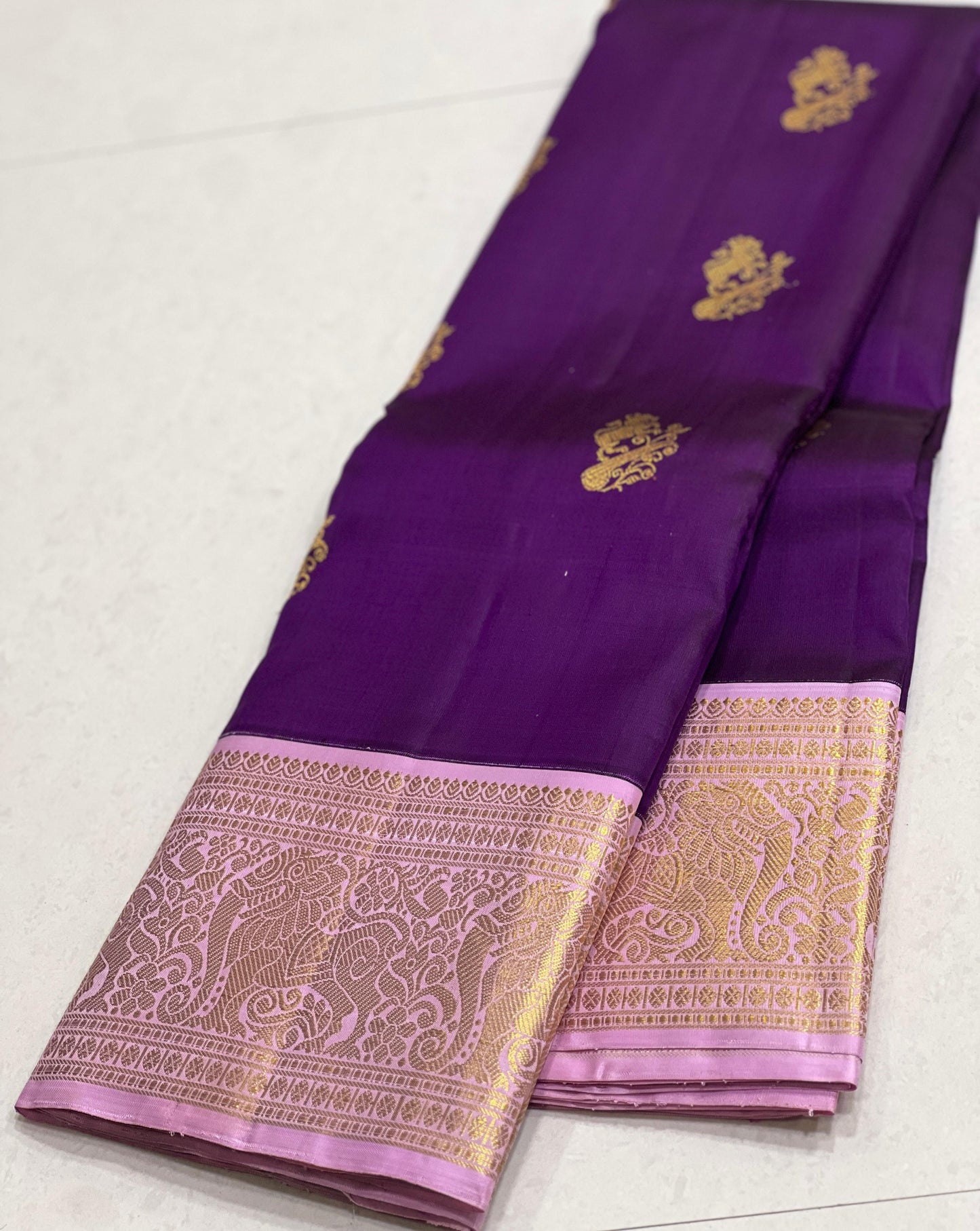 Product Image - Pure Kanchipuram Handloom Silk Saree with Double-Side Kuttu Border