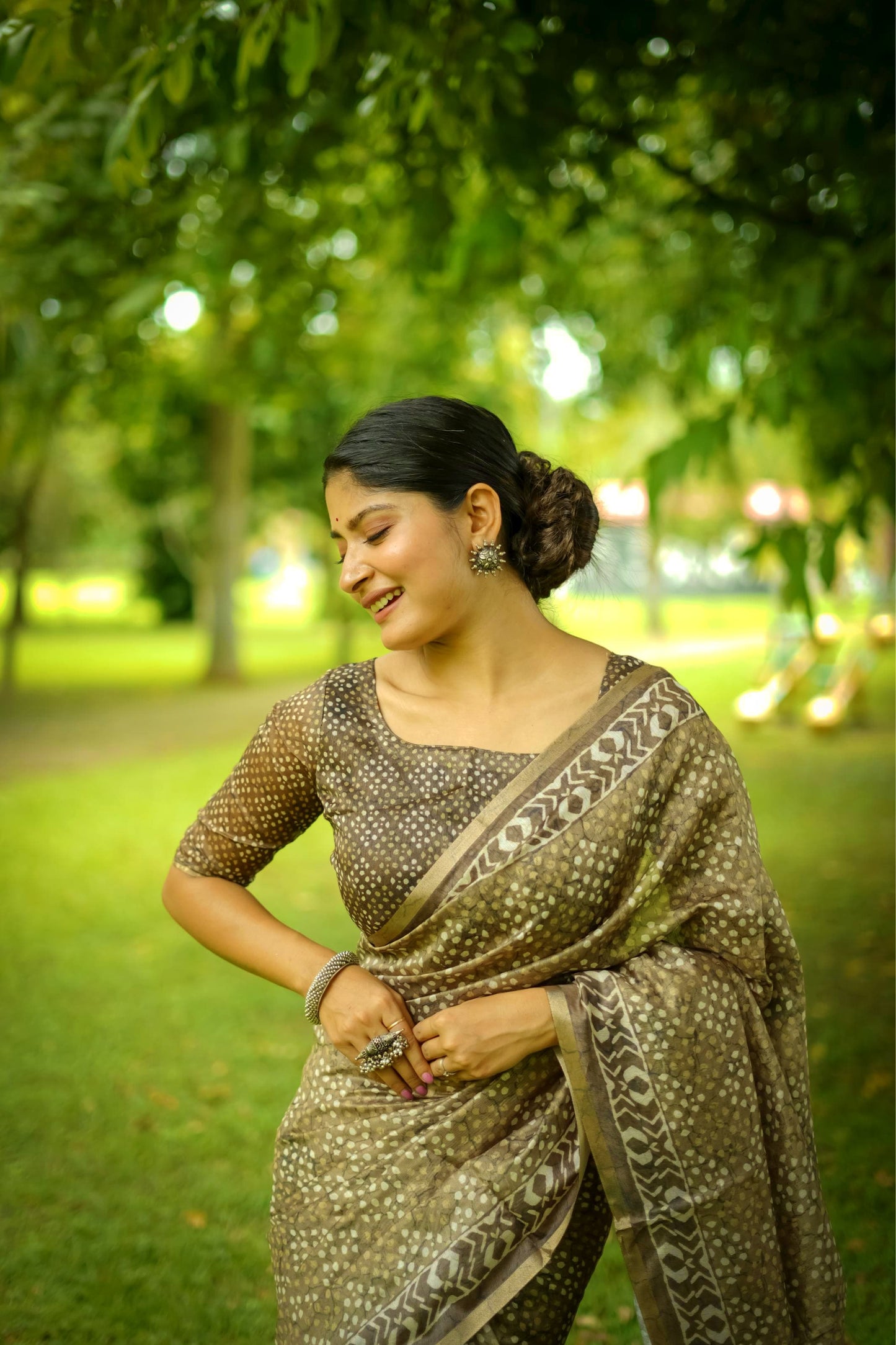 Product Image - Elegant Dhanwari Cotton Saree with Zari Border - Premium Ethnic Wear