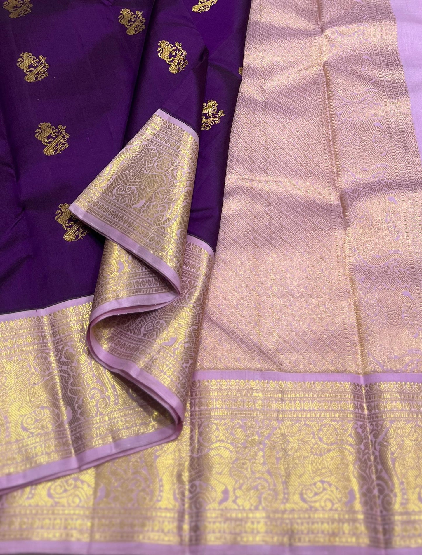 Product Image - Pure Kanchipuram Handloom Silk Saree with Double-Side Kuttu Border