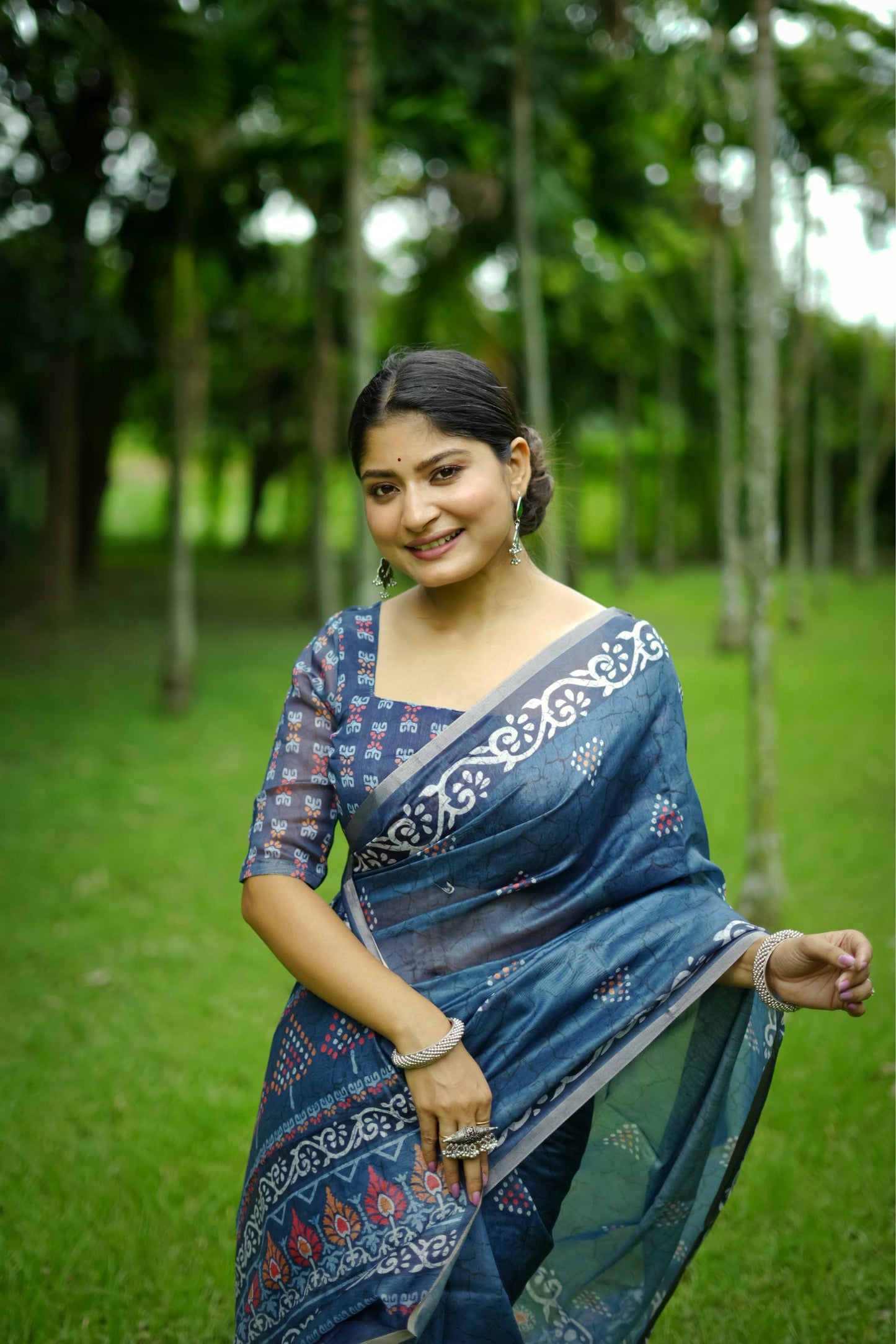 Product Image - Elegant Dhanwari Cotton Saree with Zari Border - Premium Ethnic Wear