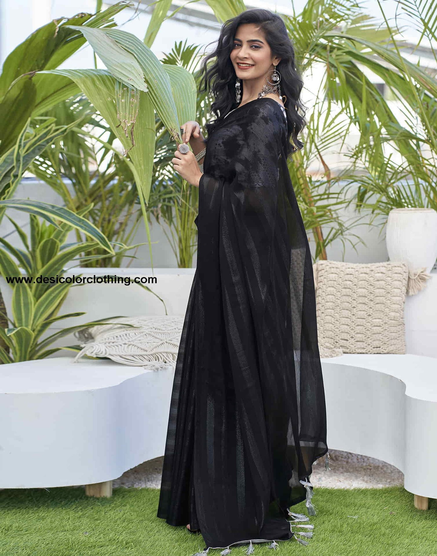 Black Chiffon Zari Plain Saree