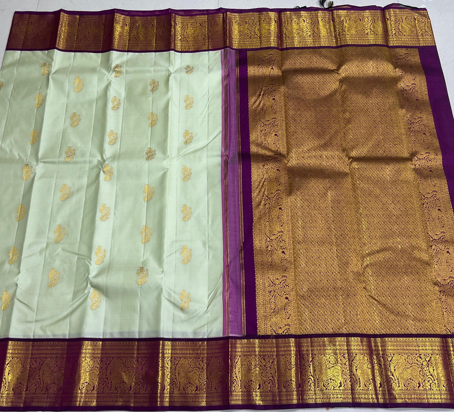 Product Image - Pure Kanchipuram Handloom Silk Saree with Double-Side Kuttu Border