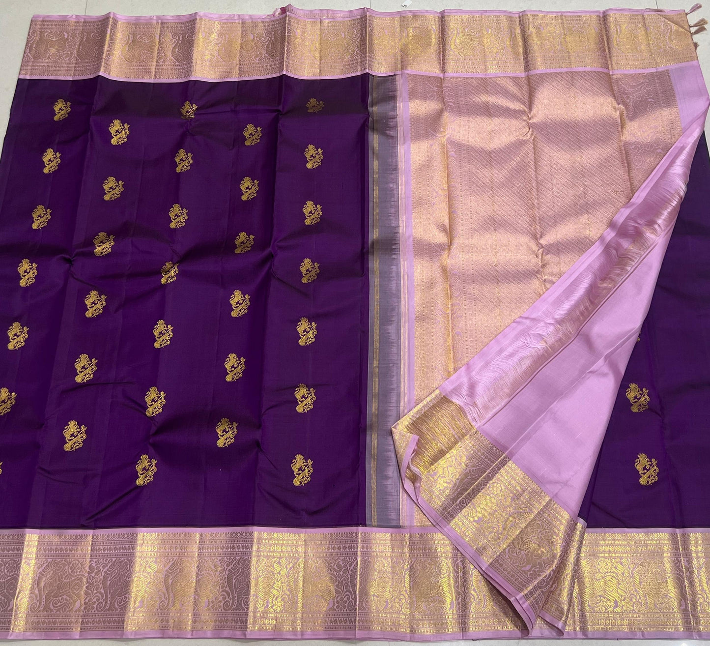 Product Image - Pure Kanchipuram Handloom Silk Saree with Double-Side Kuttu Border