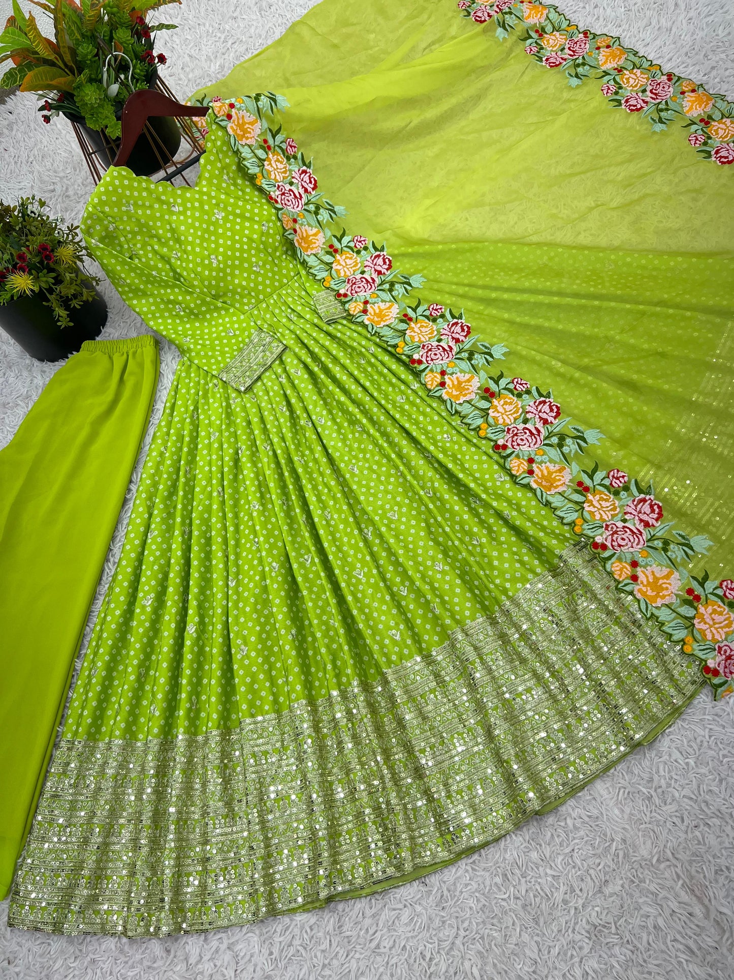 Product Image - Exquisite Designer Georgette Fabric Saree for Weddings & Festive Events