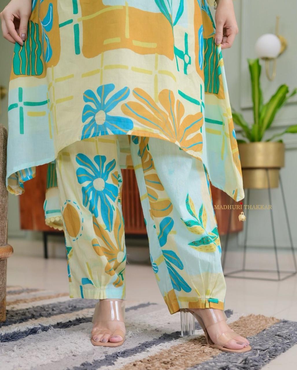 Product Image - Elegant Abstract Floral Suit Set | Designer Georgette Saree | Festive Wear