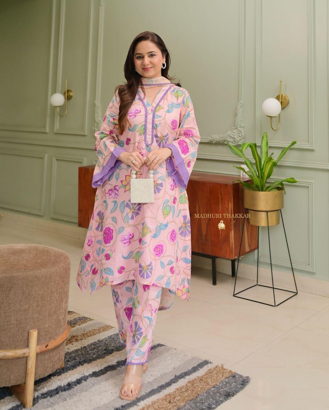 Product Image - Elegant Abstract Floral Suit Set | Designer Georgette Saree | Festive Wear