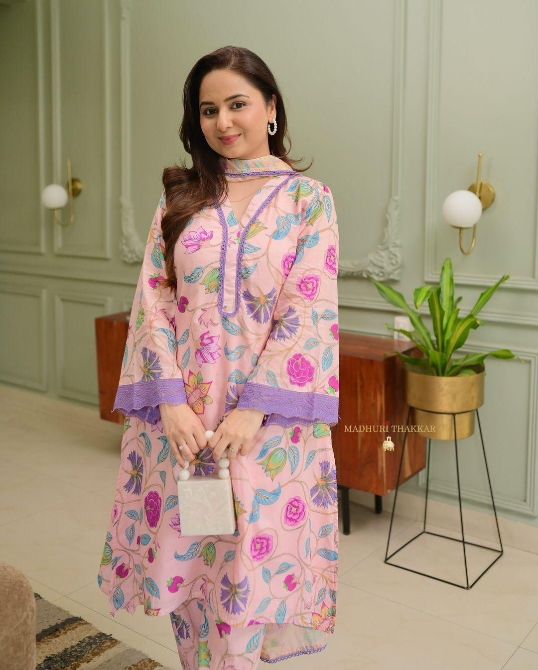 Product Image - Elegant Abstract Floral Suit Set | Designer Georgette Saree | Festive Wear