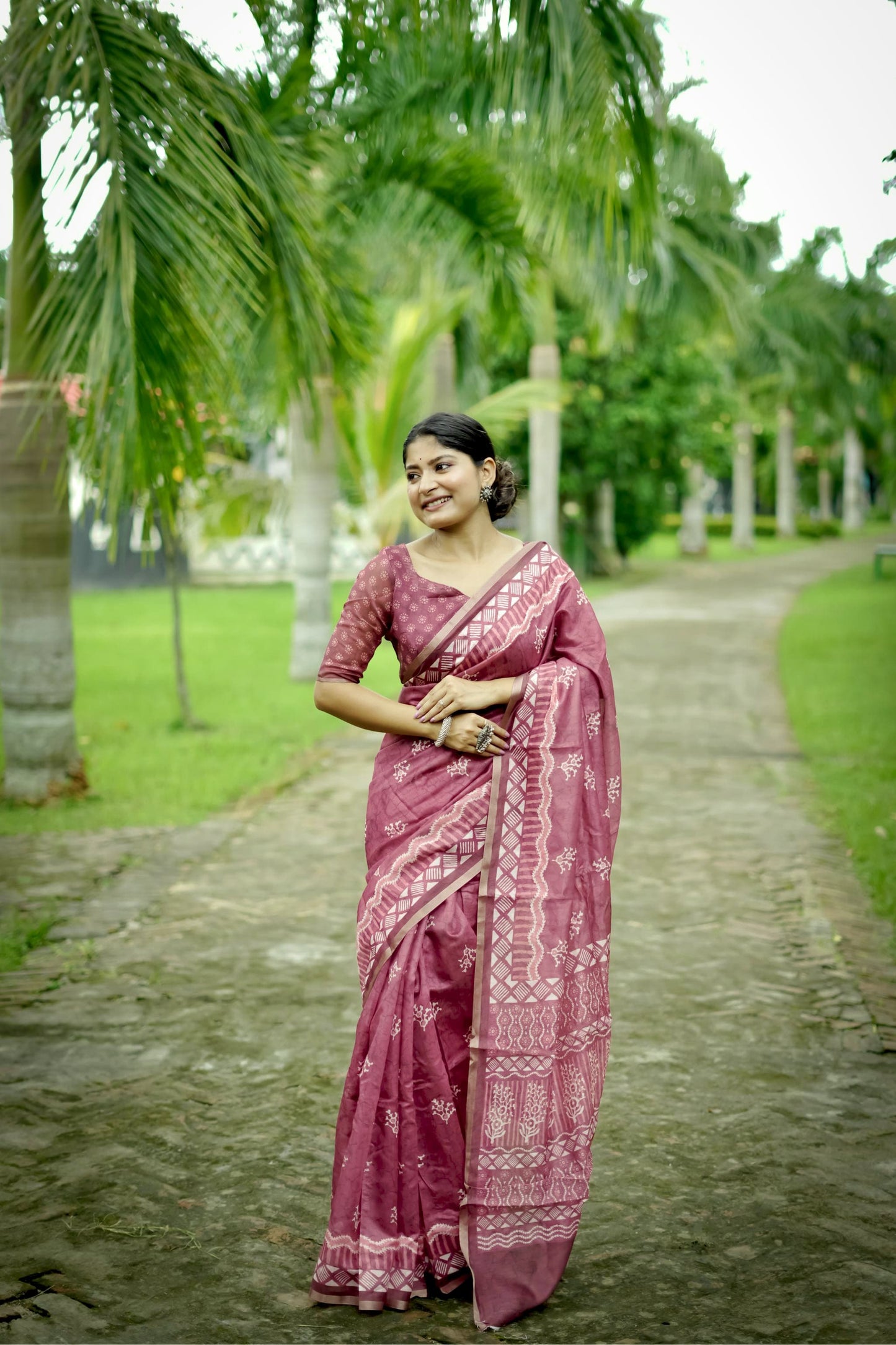 Product Image - Elegant Dhanwari Cotton Saree with Zari Border - Premium Ethnic Wear