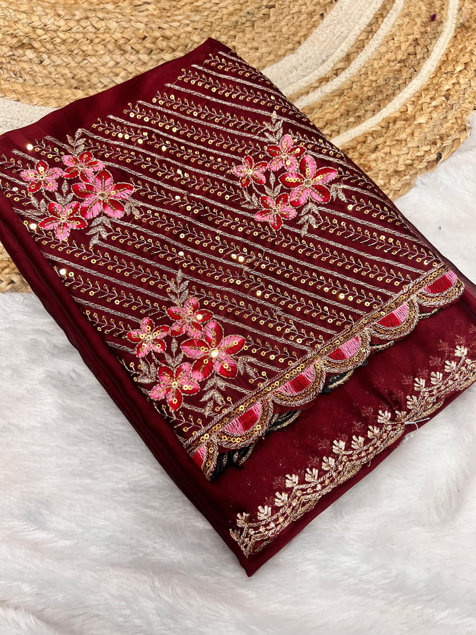 Product Image - Elegant Designer Georgette Saree for Festive Occasions