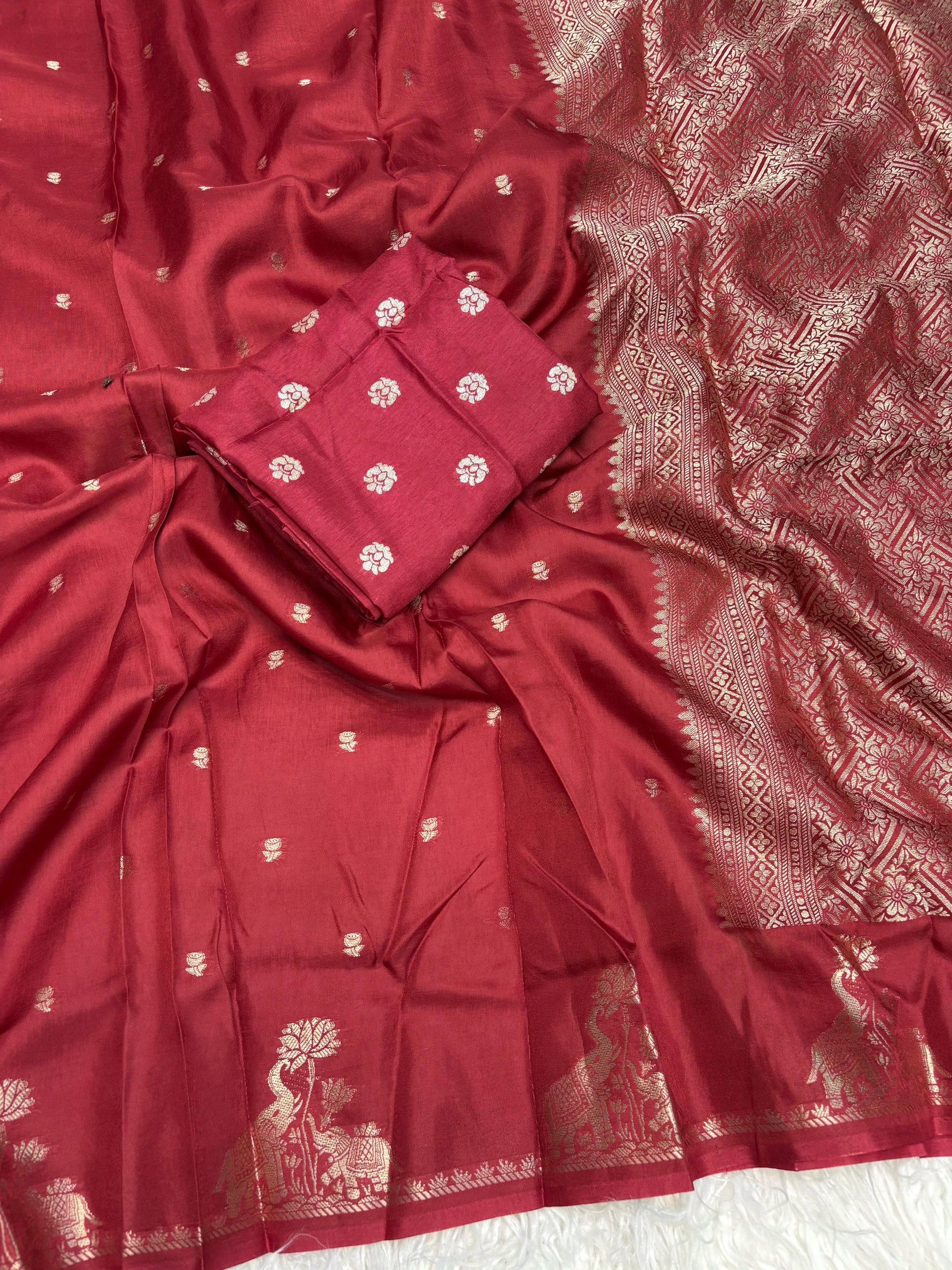 Product Image - Designer Viscose Saree for Festive and Wedding Attire