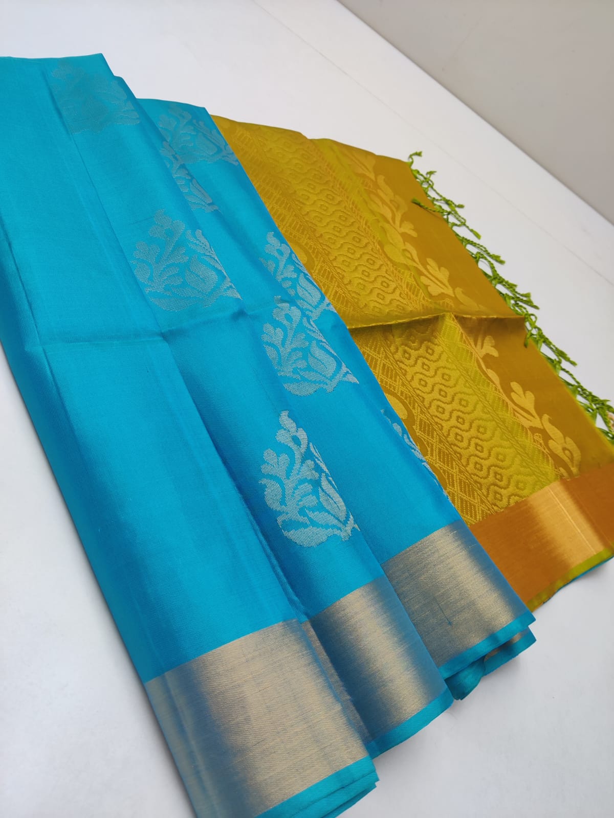 Product Image - Designer Pure Soft Silk Saree with Handloom Craftsmanship
