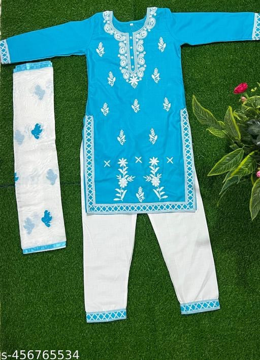 Product Image - Elegant Party Wear Suits for Women - 3