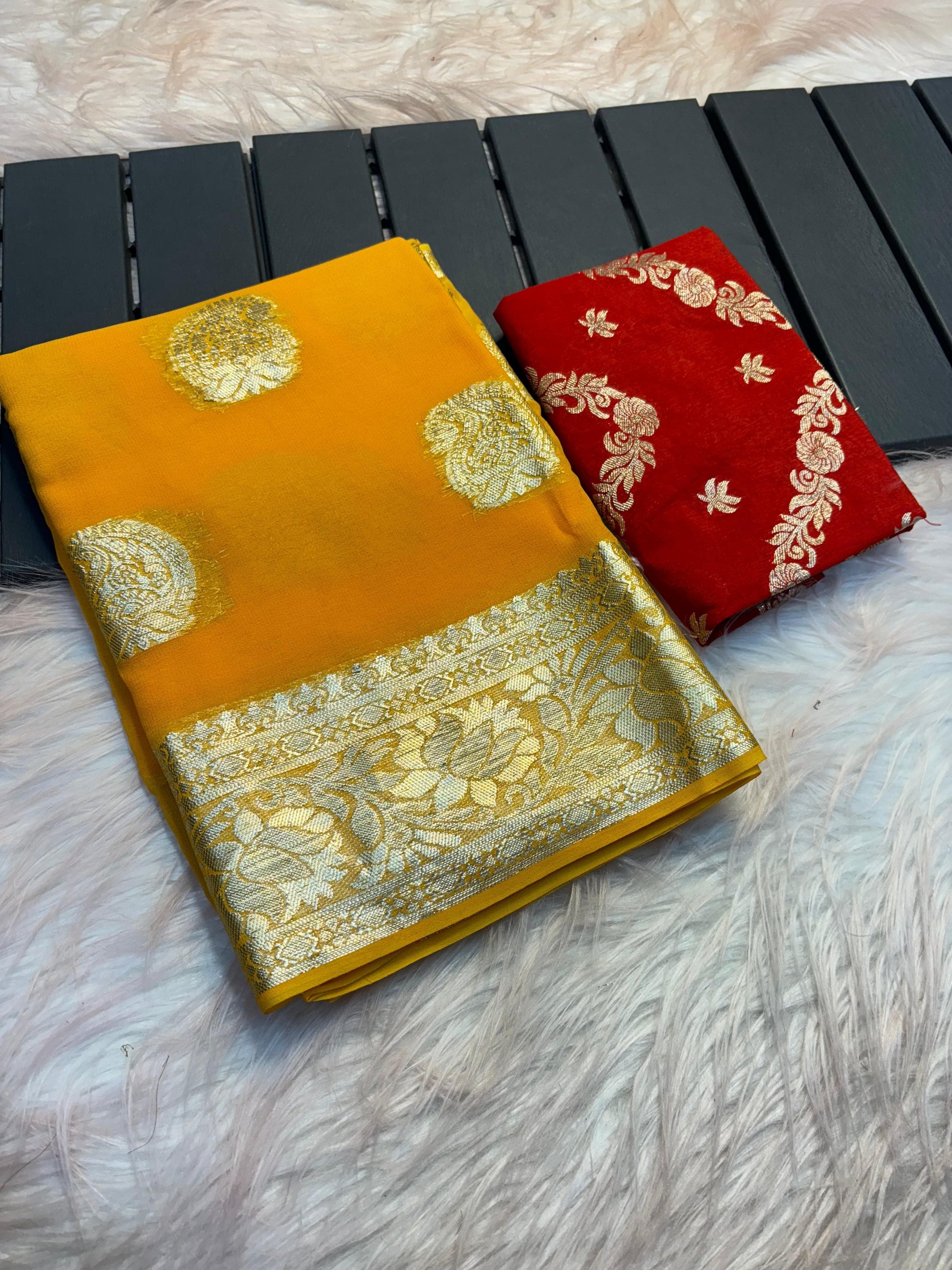 Product Image - Viscose Georgette Saree