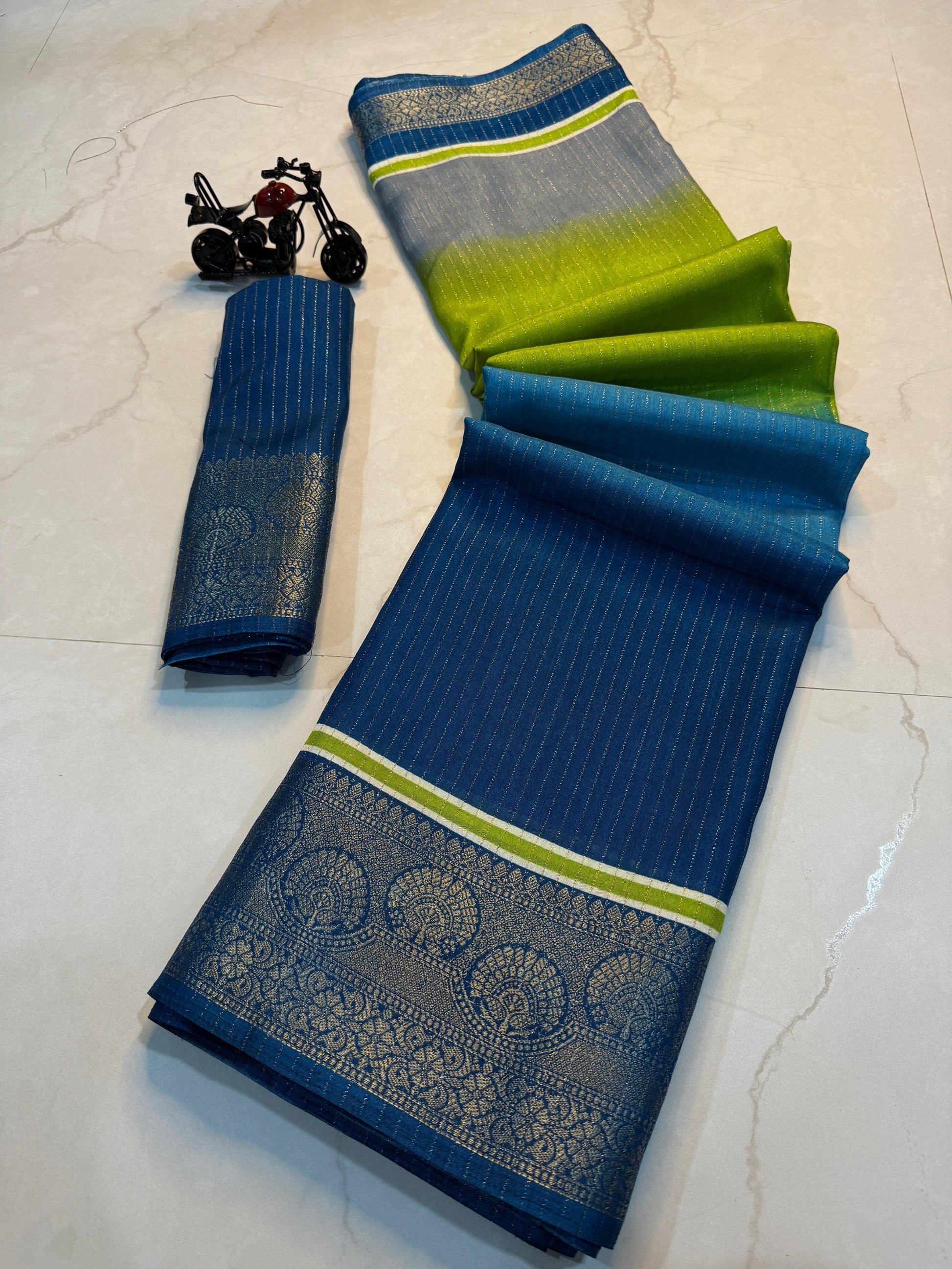 Product Image - Elegant Soft Kanjivaram Silk Saree with Zari Weaving