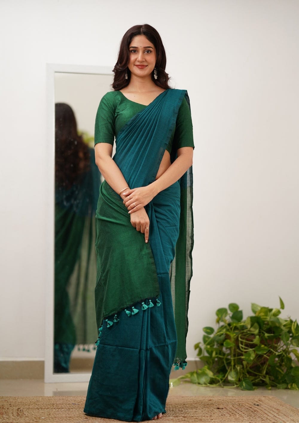 Product Image - Designer Khadi Cotton Saree - Ethnic Wear for Festive or Wedding Attire