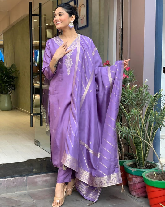 Product Image - Elegant Viscose Chanderi Designer Kurta Pant with Organza Silk Dupatta - Festive Wear