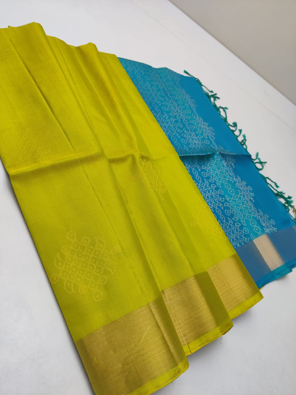 Product Image - Designer Pure Soft Silk Saree with Handloom Craftsmanship