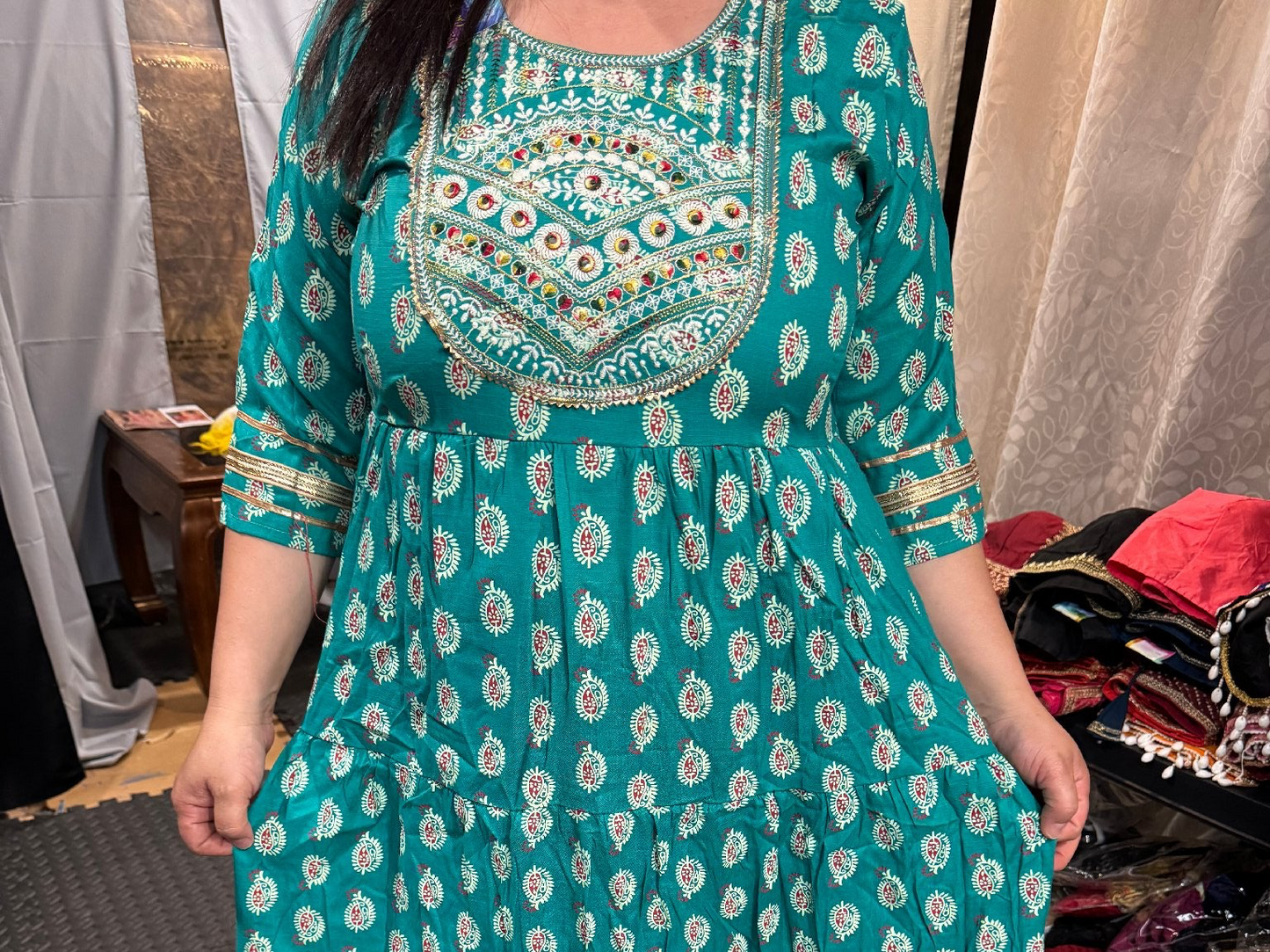 Shop stylish Anarkali tops in Canada at DesiColorClothing. Discov DesiColorClothing