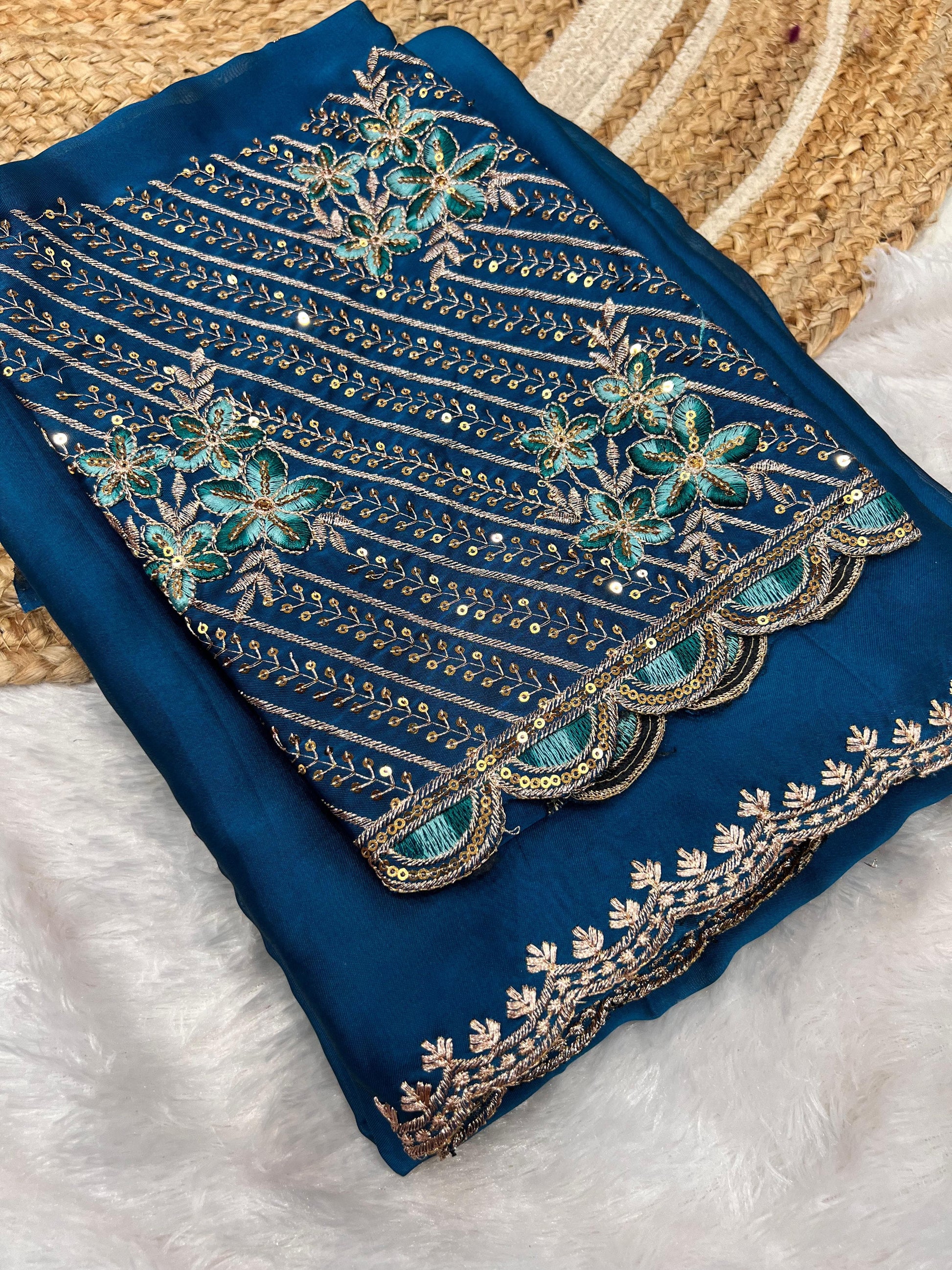 Product Image - Elegant Designer Georgette Saree for Festive Occasions