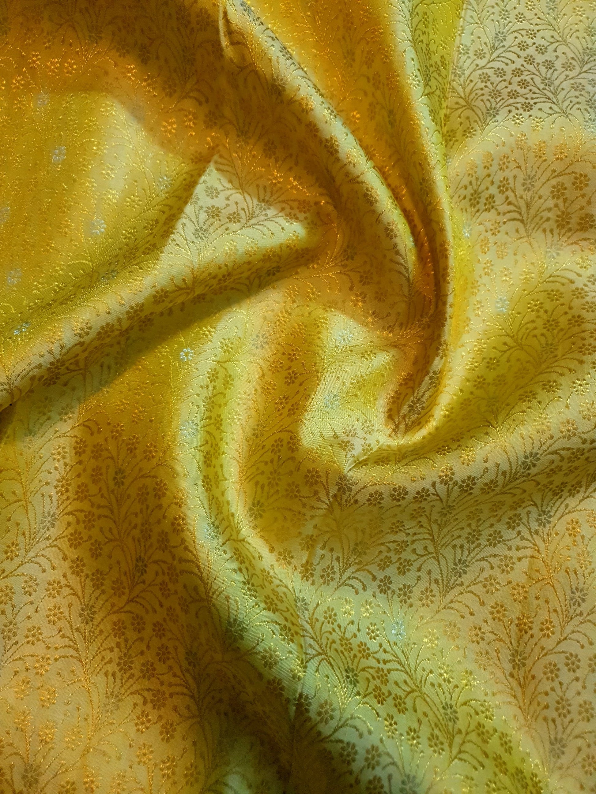 Product Image - 2G Pure Kanjivaram Silk Saree with Gold Zari Weaves