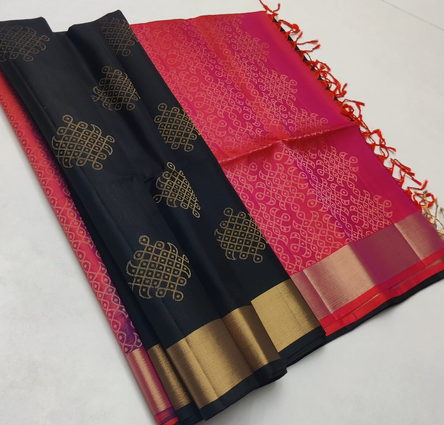 Product Image - Designer Pure Soft Silk Saree with Handloom Craftsmanship