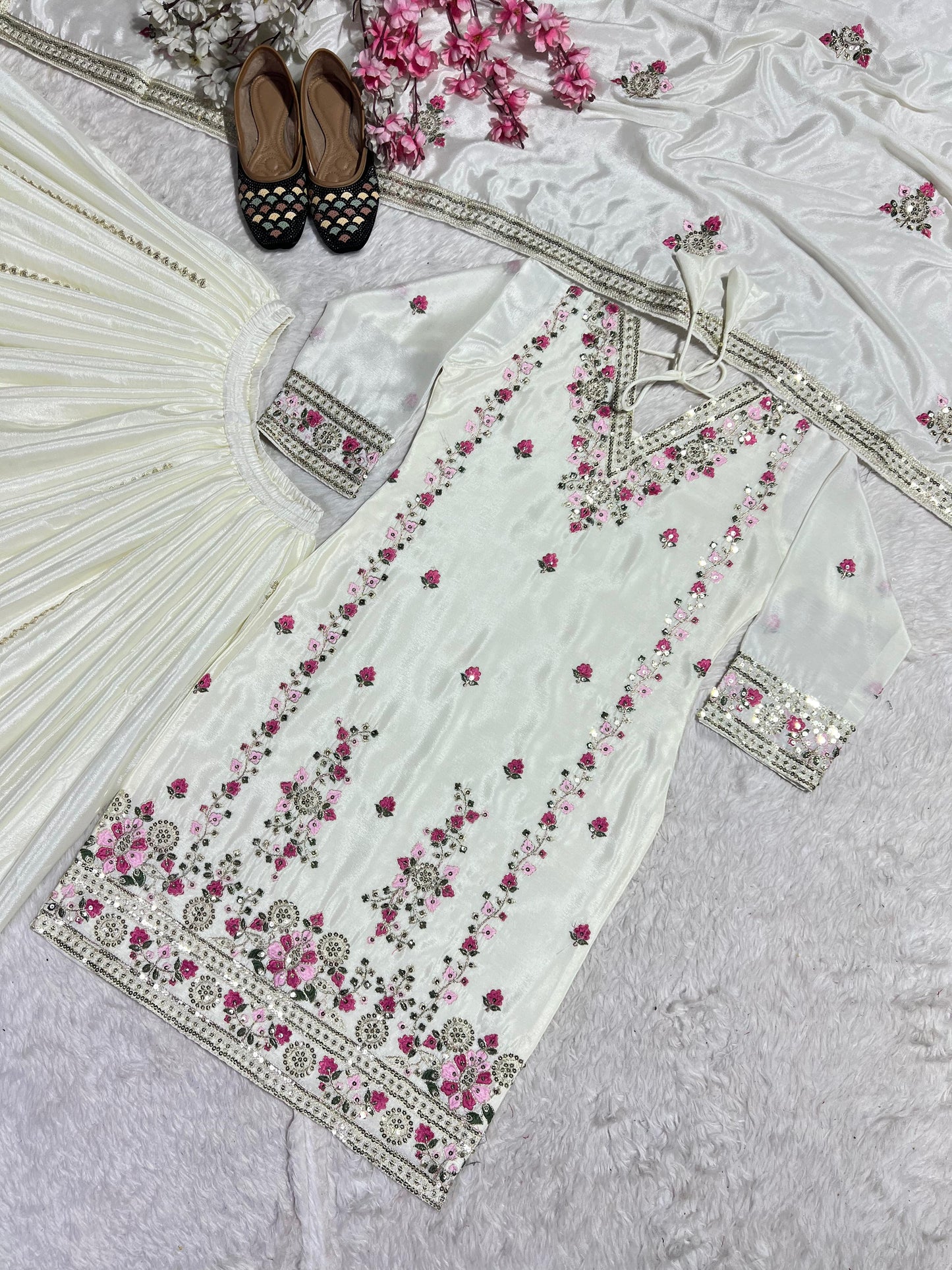 Product Image - Pure chinnon suit 