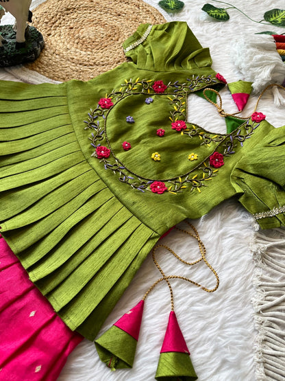 Product Image - Elegant Designer Saree in Georgette Fabric