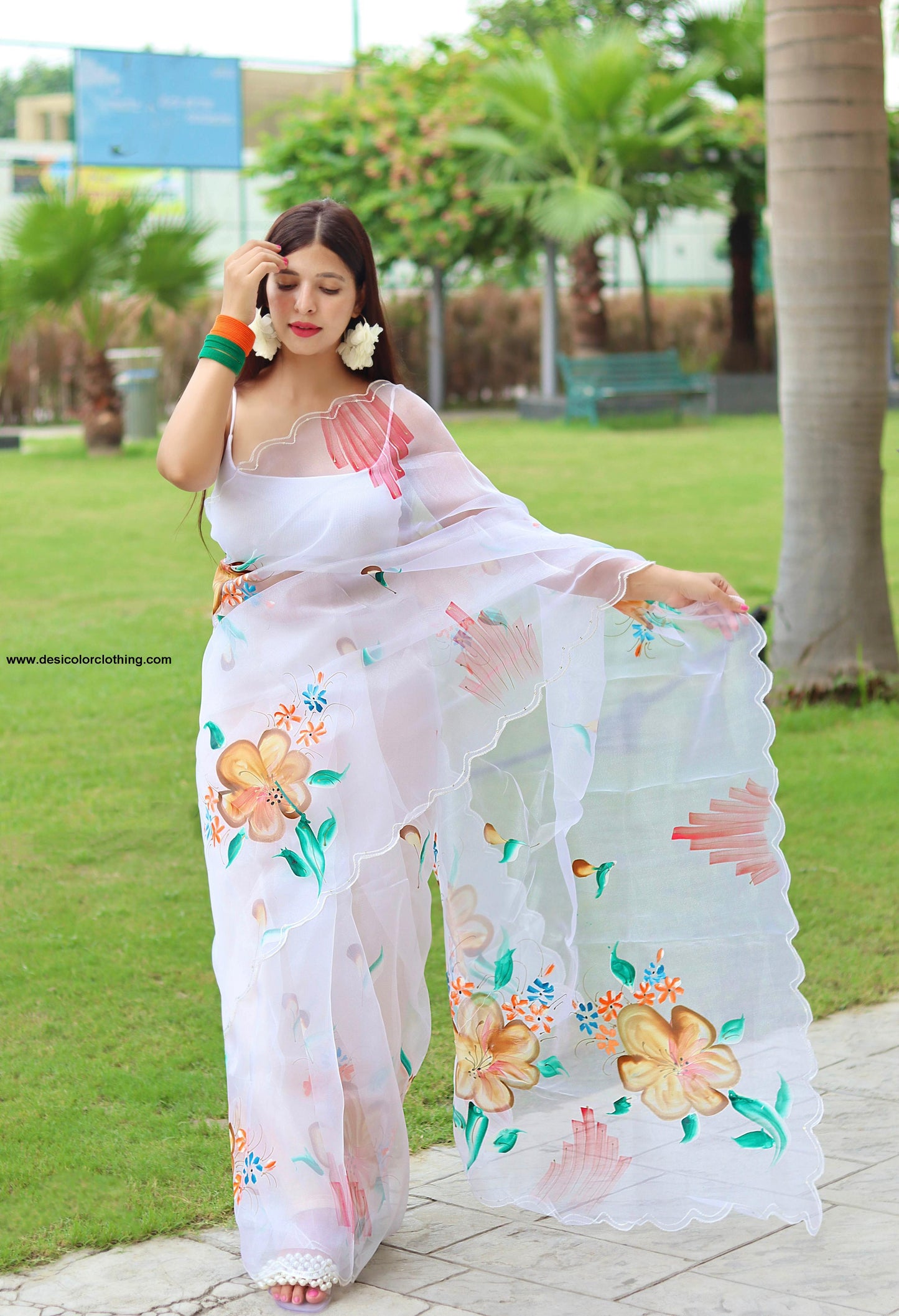 Beautiful Hand-Painted Organza Silk Saree – A Blend of Artistry and Elegance