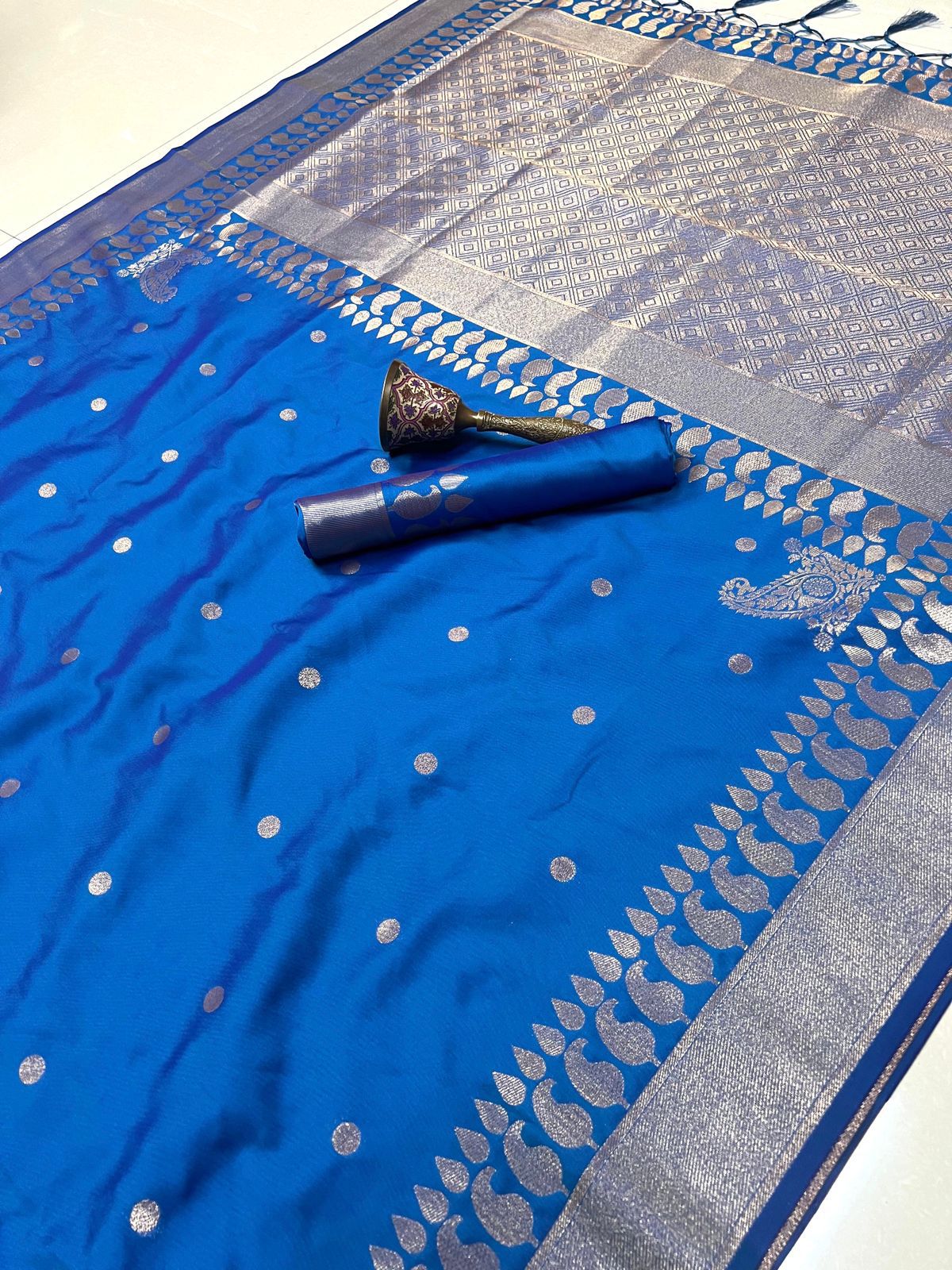 Product Image - Exquisite Pure Silk Banarasi Saree with Gold Jari and Butta Design