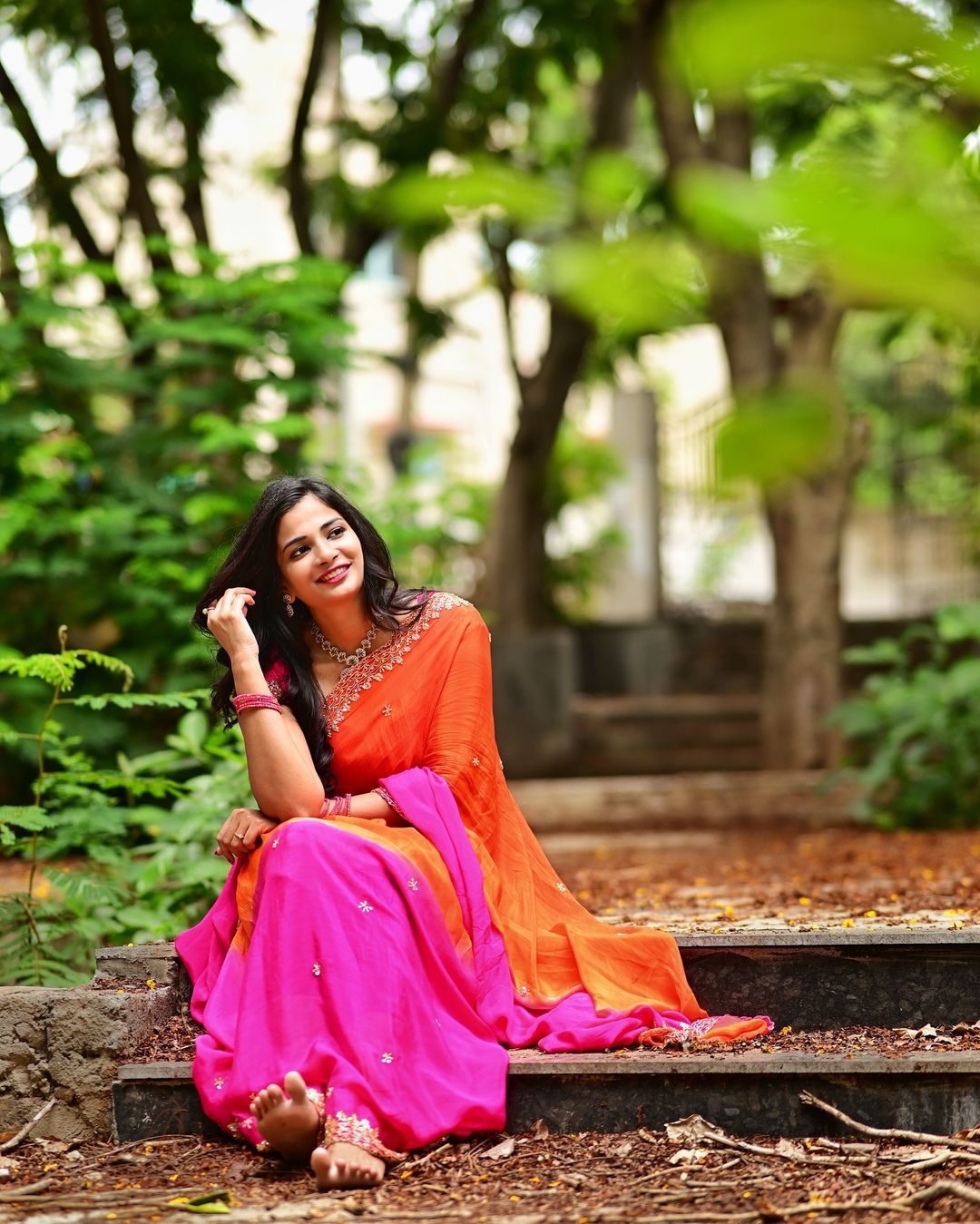 Product Image - Elegant Chinnon Saree with Heavy Embroidery and Jari Work