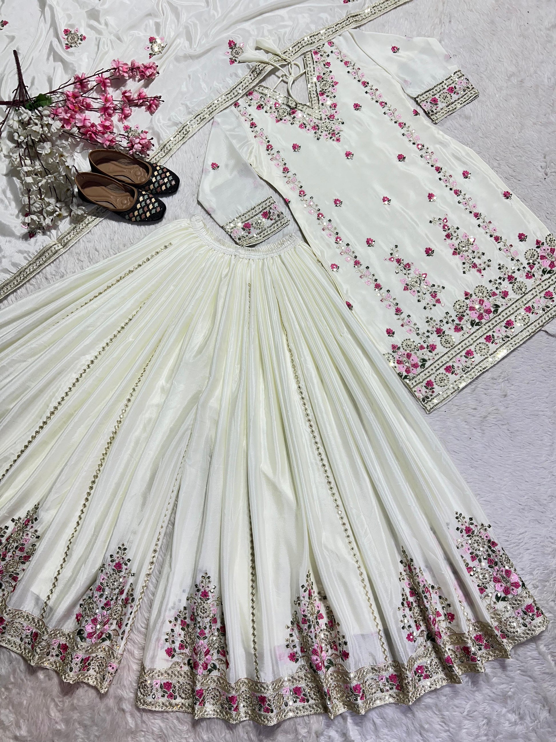 Product Image - Pure chinnon suit 