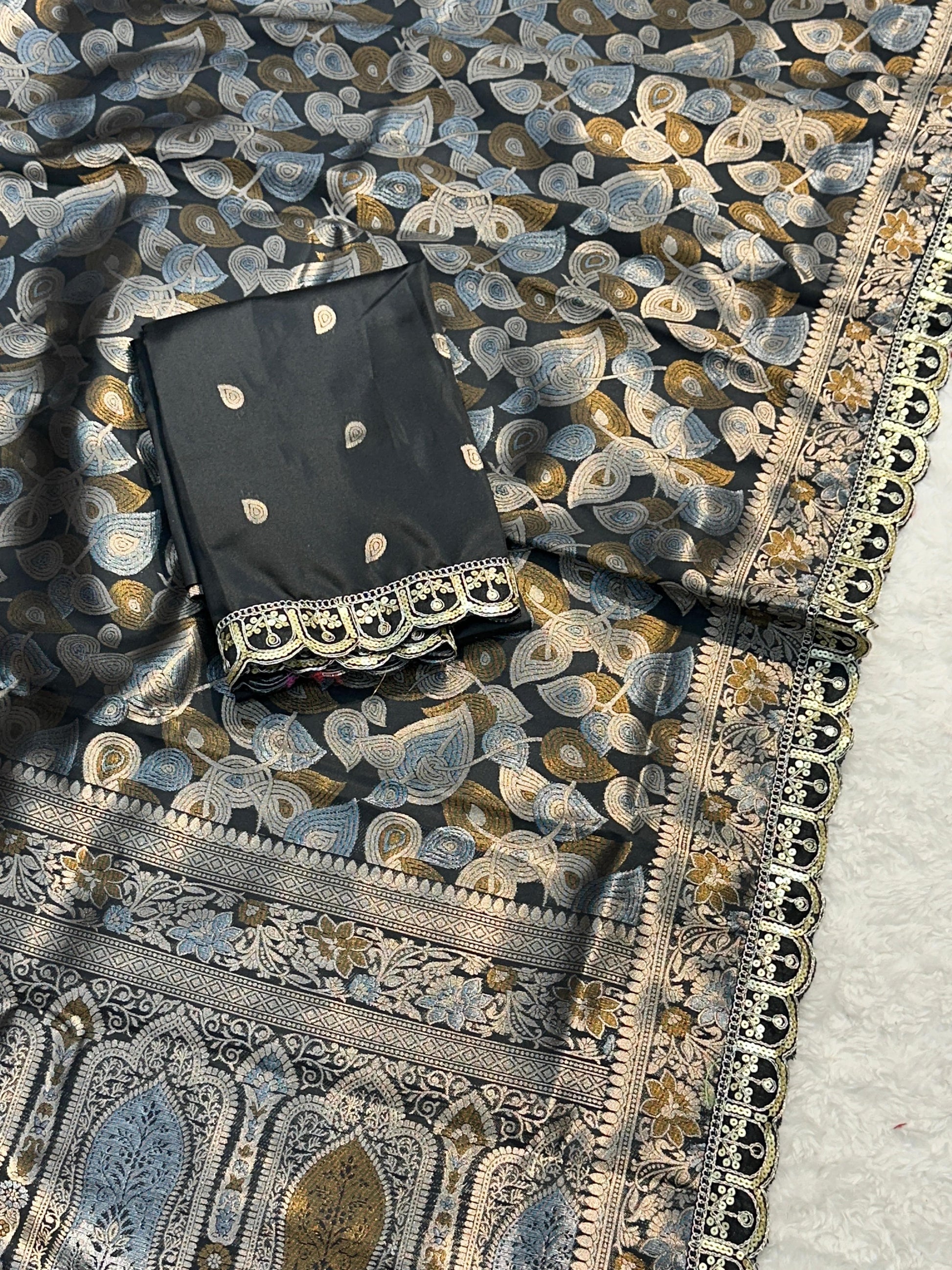 Product Image - Elegant Pure Soft Silk Saree with Embroidery