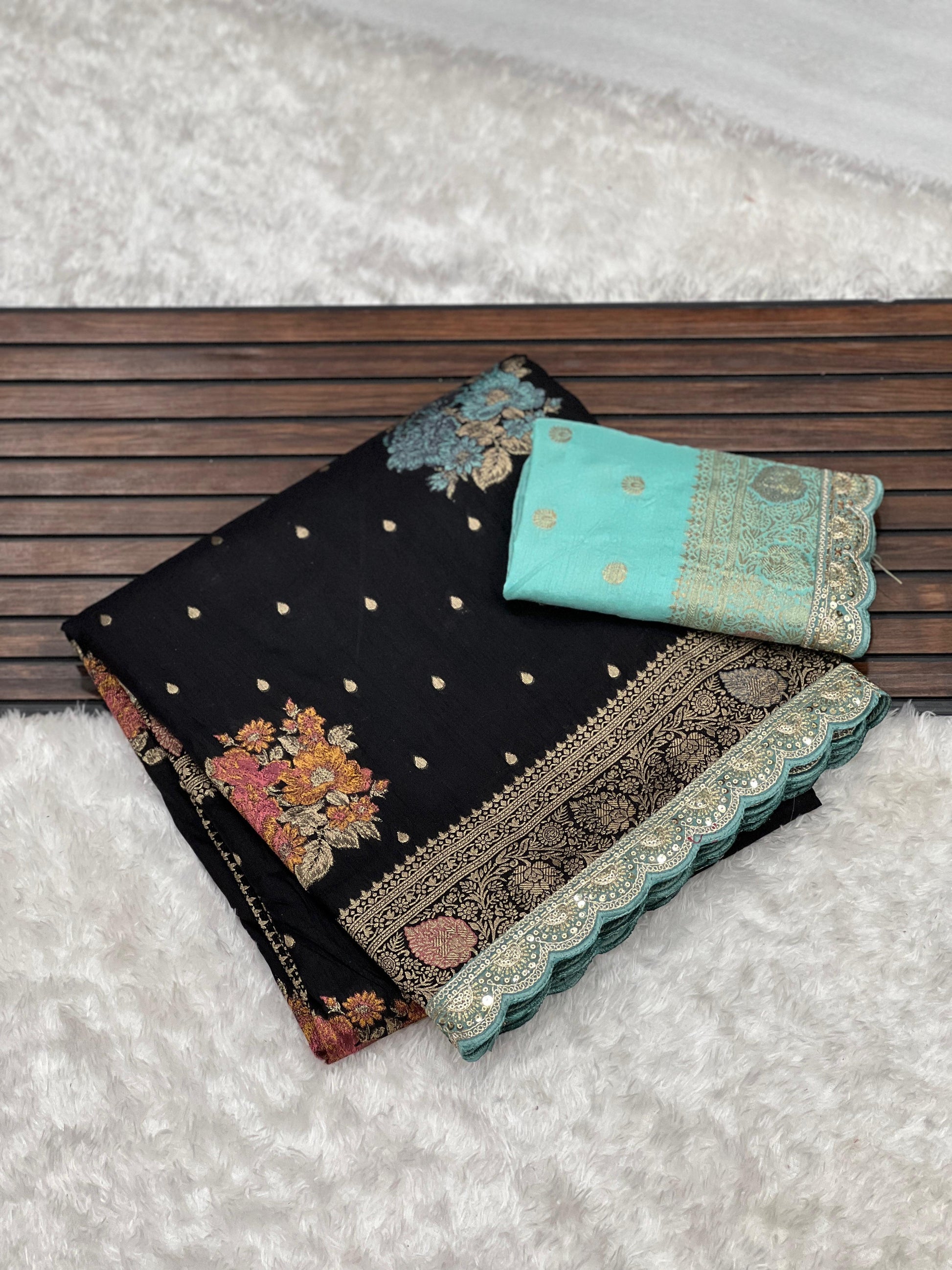 Product Image - Exquisite Designer Pure Silk Saree with Georgette Fabric - Festive Wear