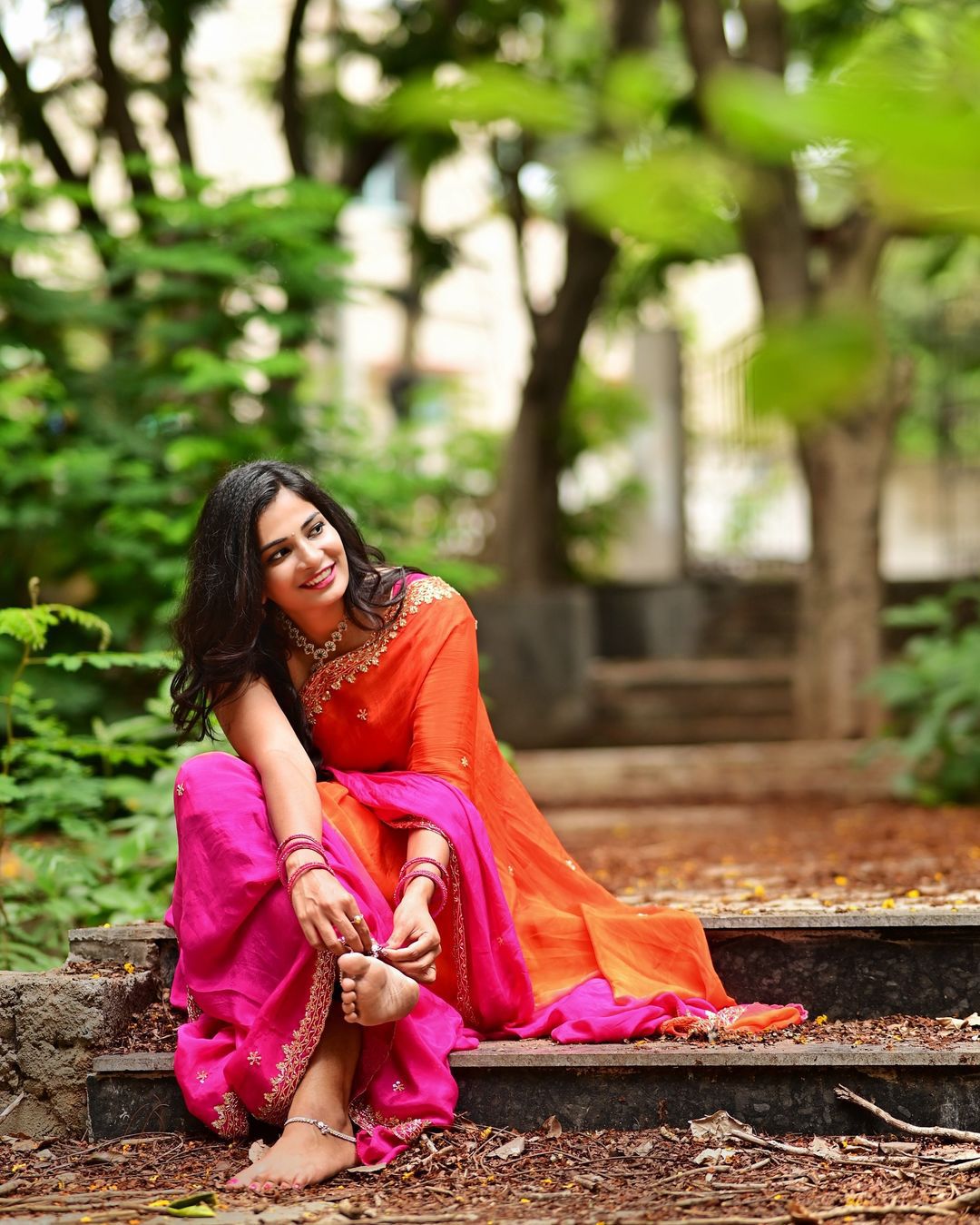 Product Image - Elegant Chinnon Saree with Heavy Embroidery and Jari Work