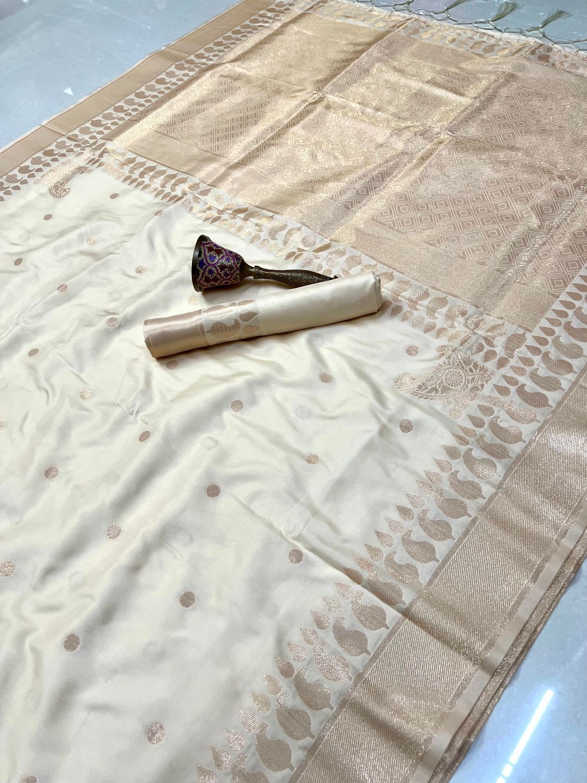 Product Image - Exquisite Pure Silk Banarasi Saree with Gold Jari and Butta Design