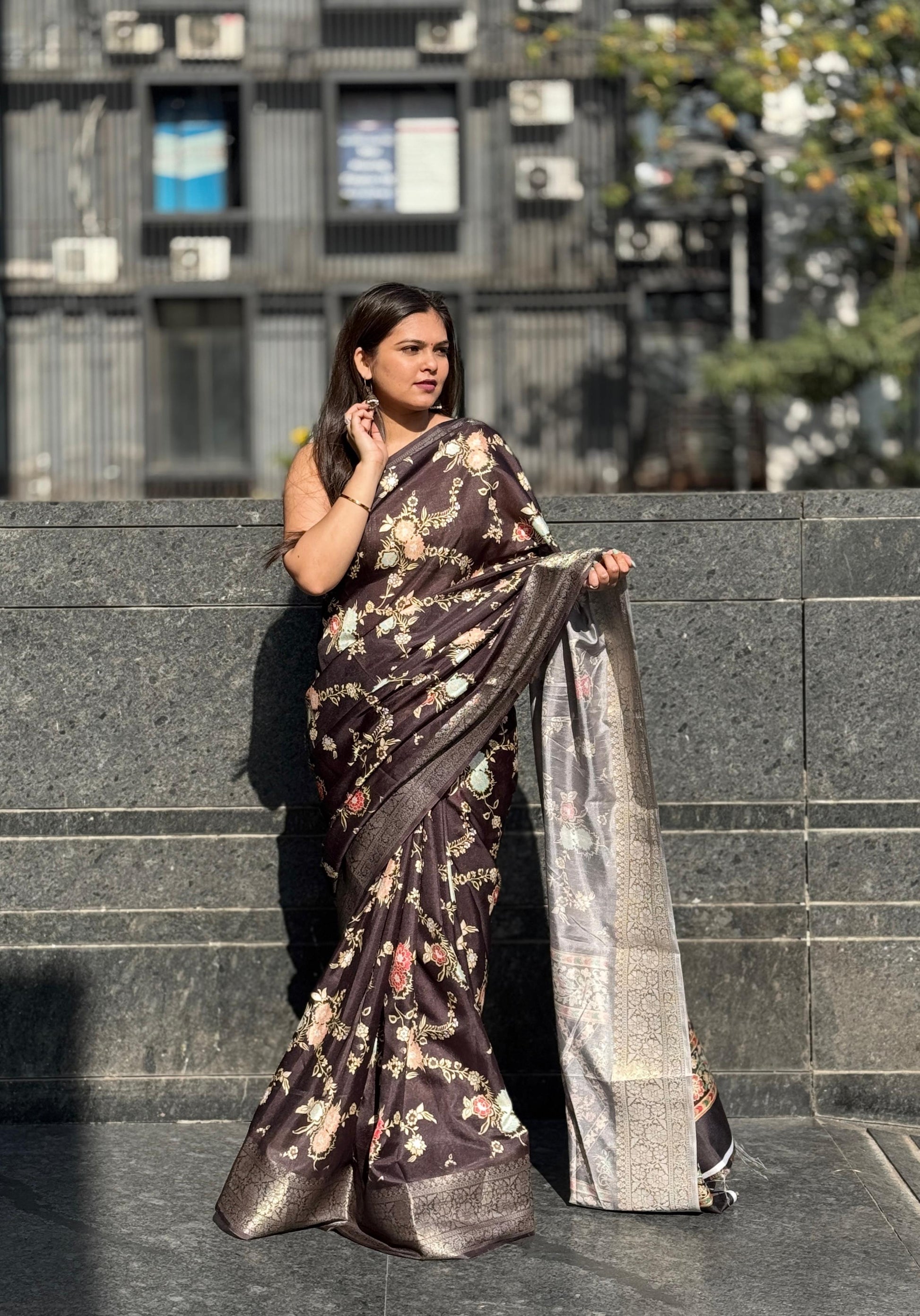 Product Image - Elegant Viscose Georgette Saree with Banarasi Blouse - New Arrival