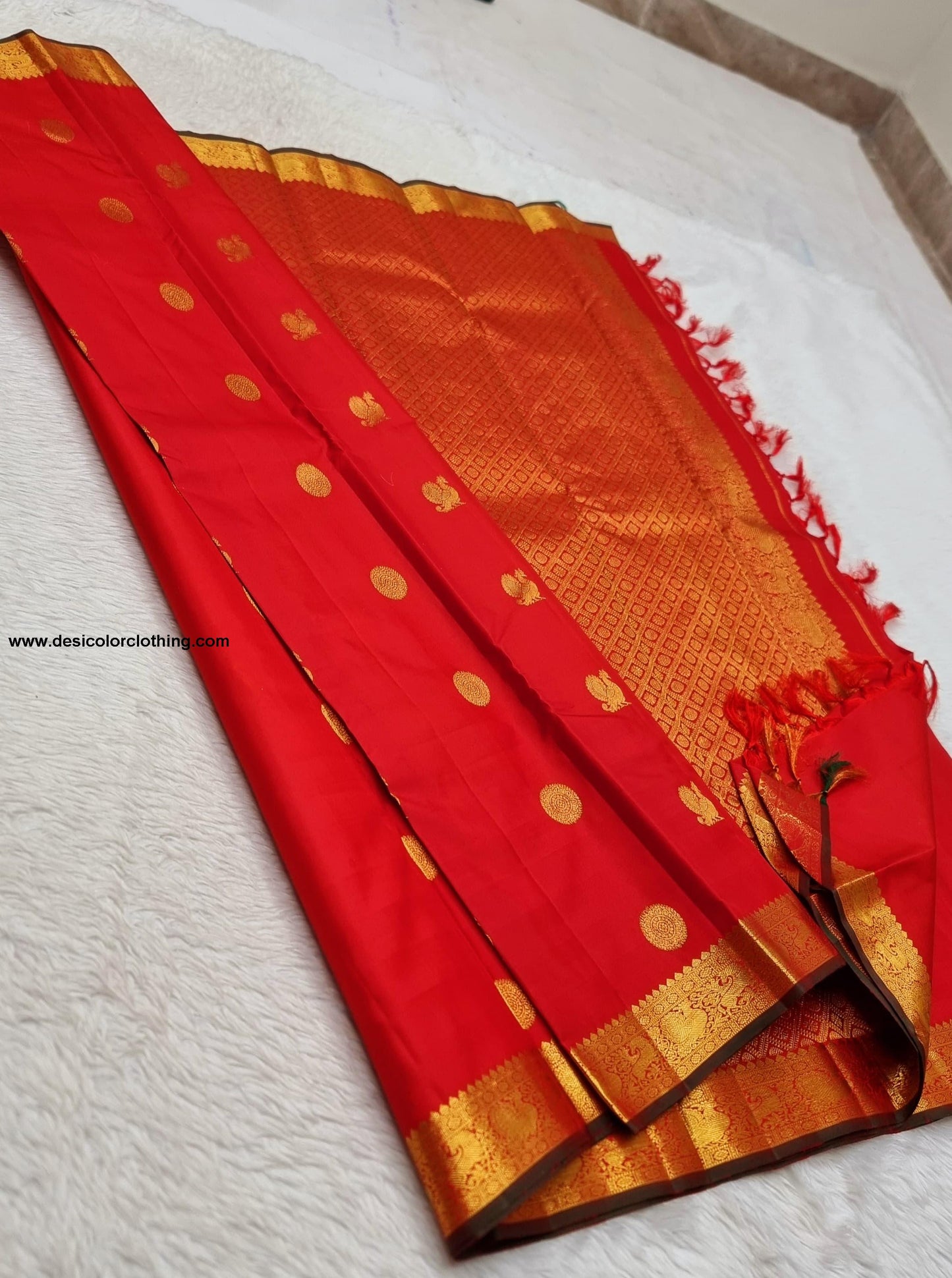 Beautiful Hand-Painted Organza Silk Saree – A Blend of Artistry and Elegance
