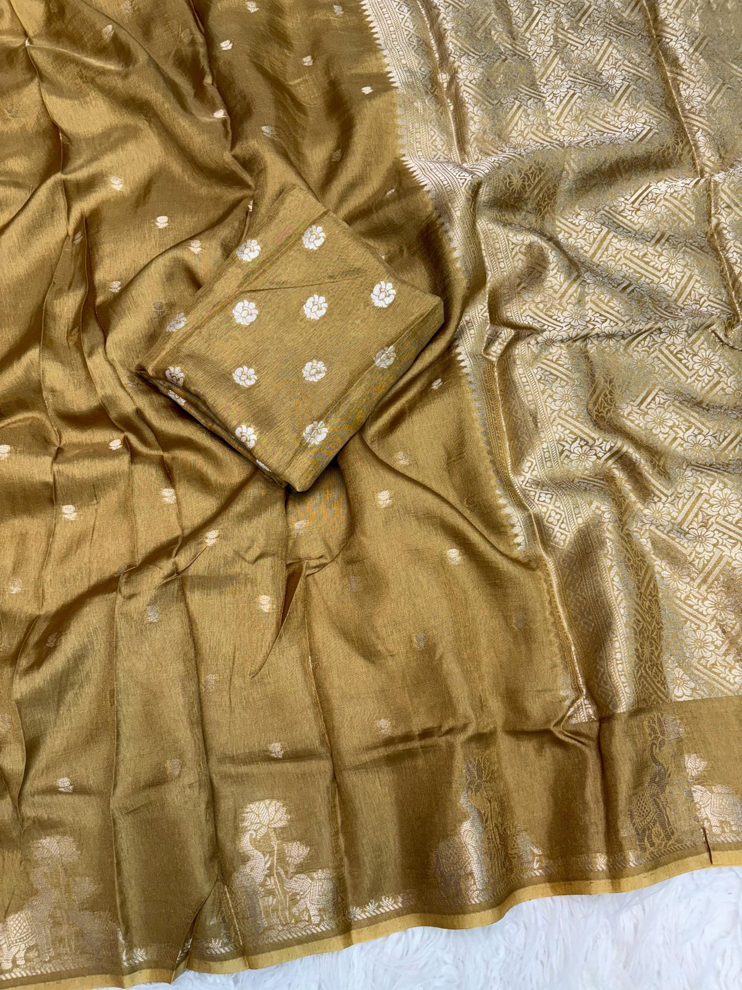 Product Image - Designer Viscose Saree for Festive and Wedding Attire
