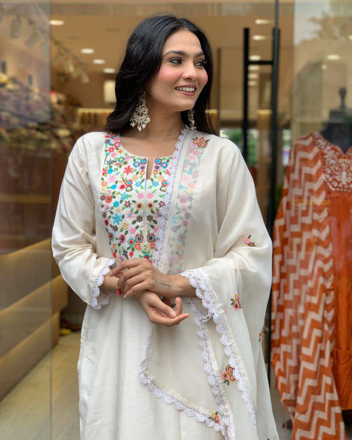 Product Image - Designer Kurti Pant with Dupatta - Elegant Visose Chanderi Ethnic Wear