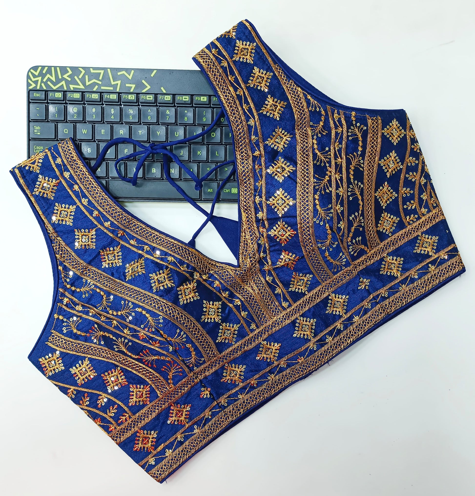 Product Image - Dezsign Summer Fentam Hevi Silk Saree