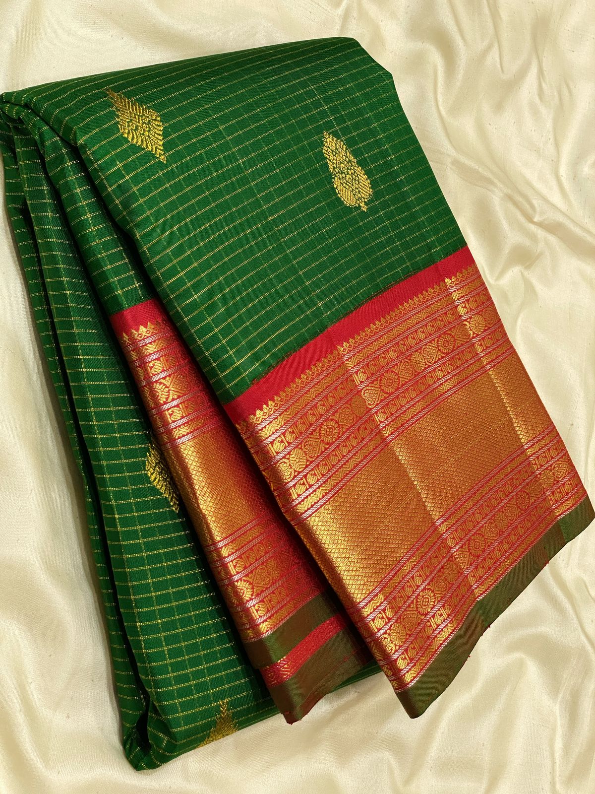 Product Image - Designer Georgette Saree with Zari Border