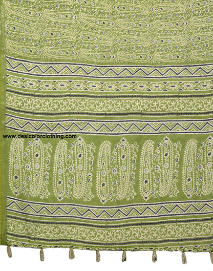 Parrot Green Cotton Printed Saree