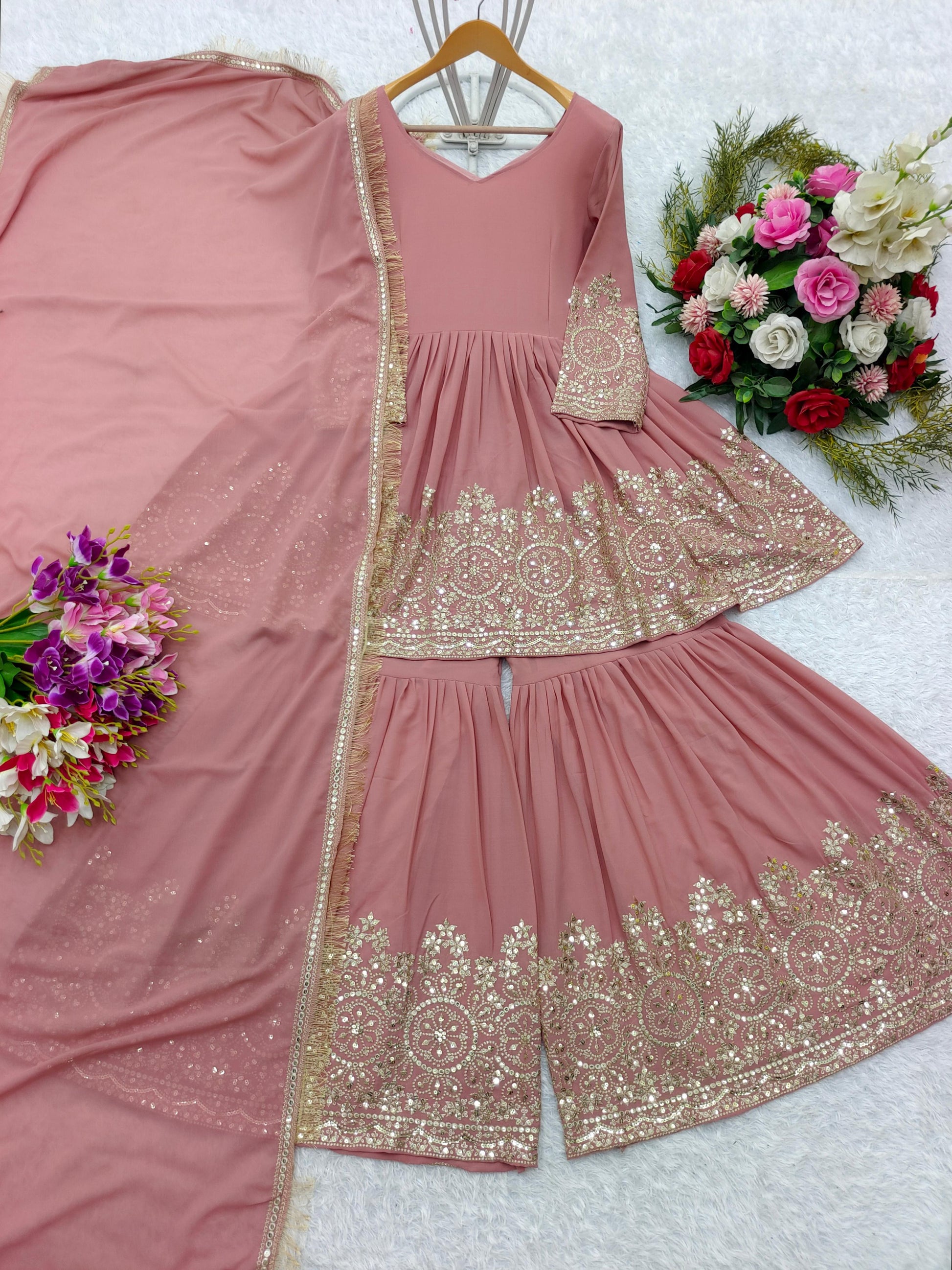 Product Image - Elegant Pure Fox Georgette Designer Saree Set - WW-1125