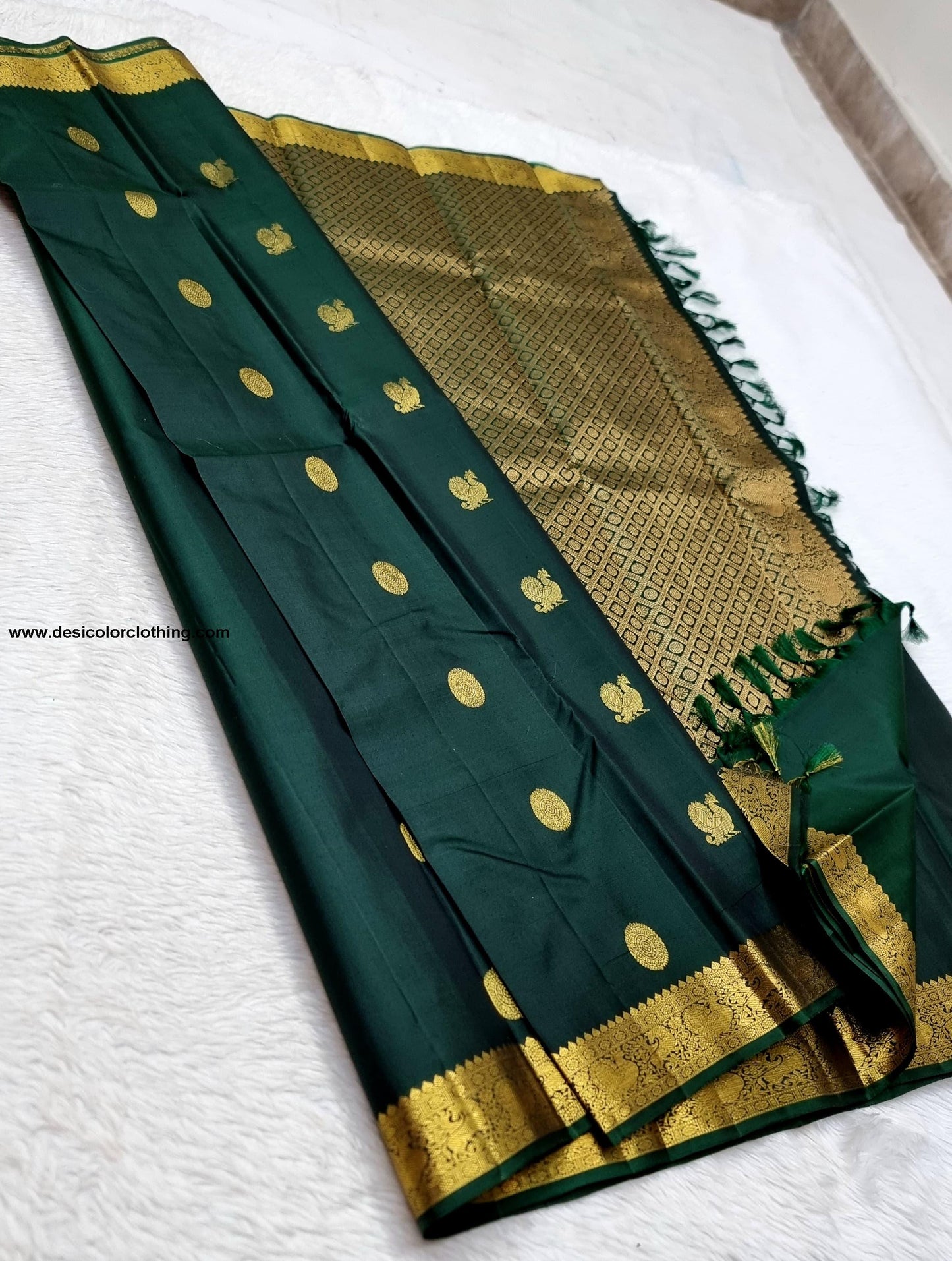 Beautiful Hand-Painted Organza Silk Saree – A Blend of Artistry and Elegance
